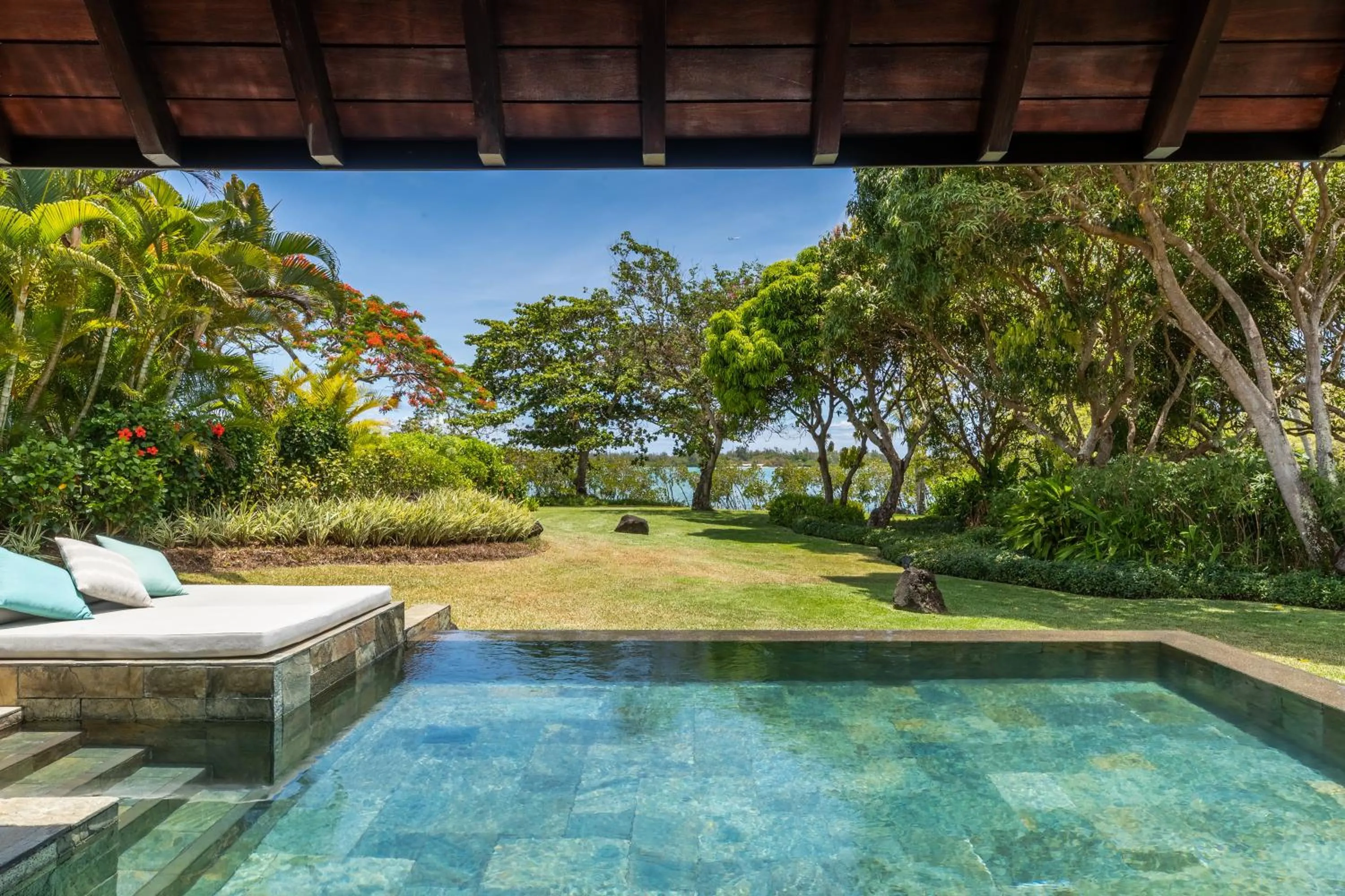 Garden view in Four Seasons Resort Mauritius at Anahita