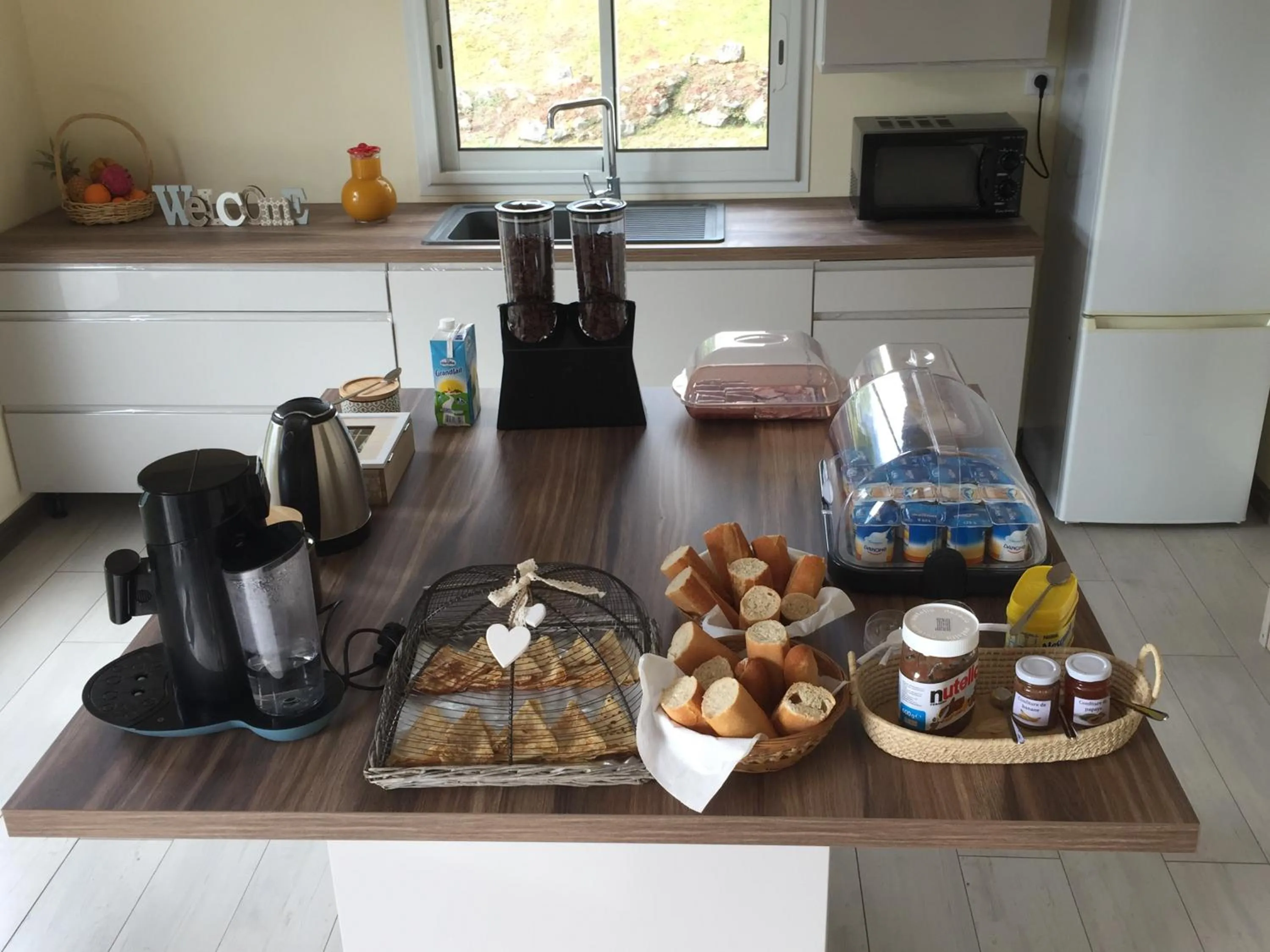 Communal kitchen in Ô cœur de l’île