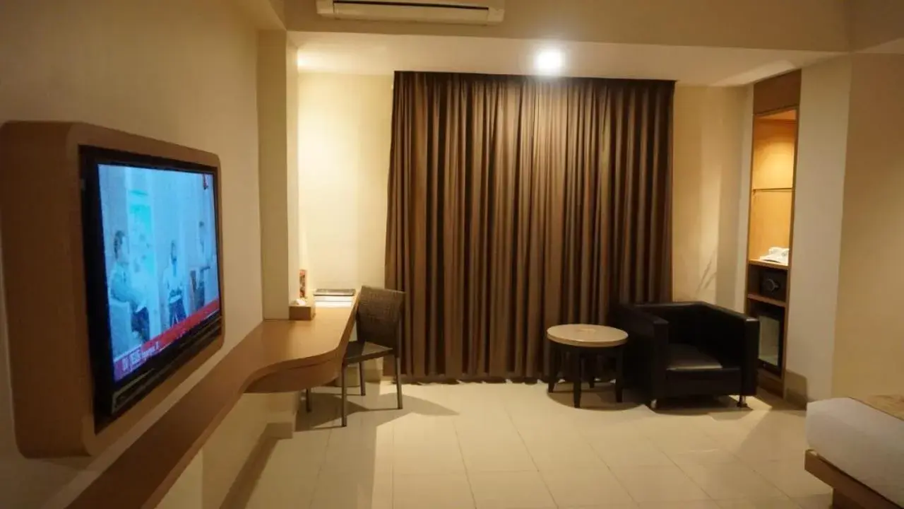 Bedroom, TV/Entertainment Center in Comforta Dumai