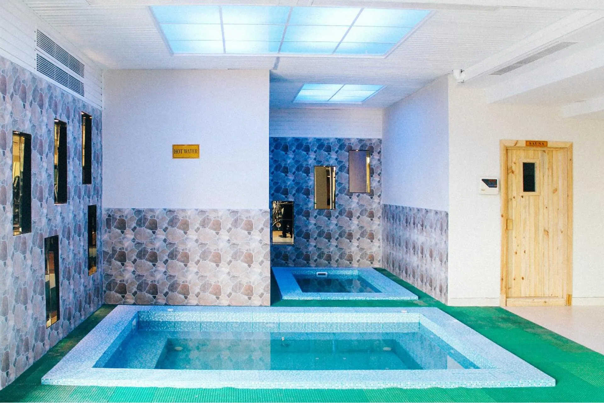 Swimming Pool in Comforta Dumai