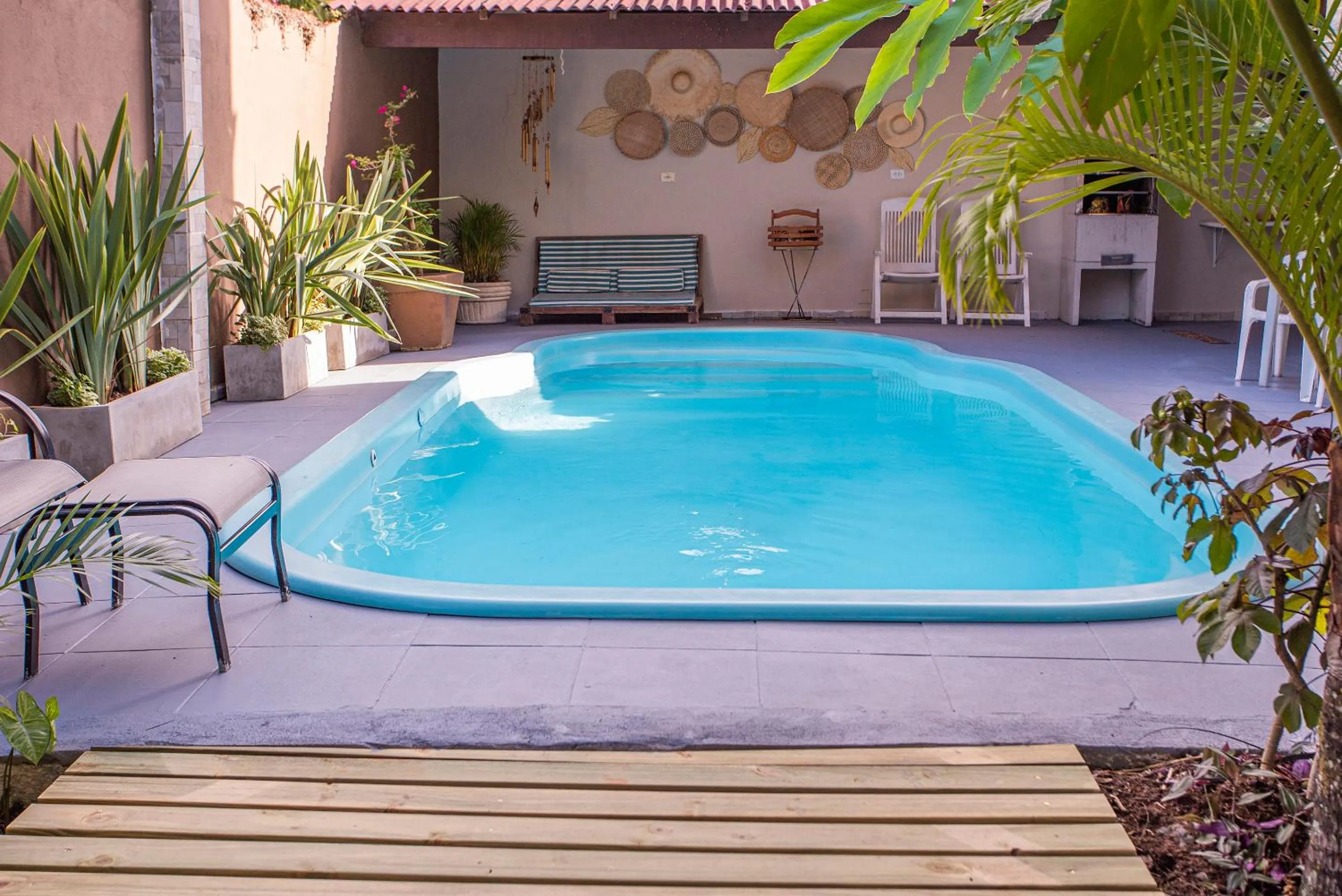 Swimming pool in Pousada Castelinho