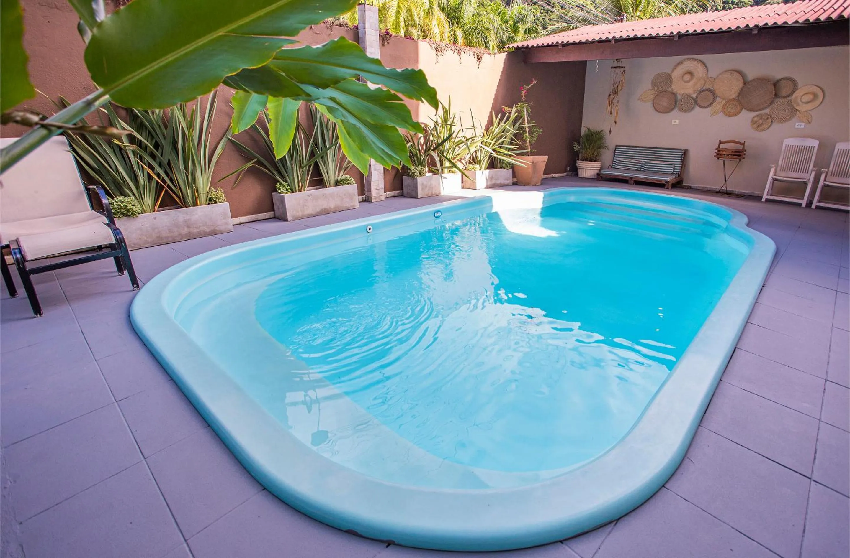 Swimming pool in Pousada Castelinho