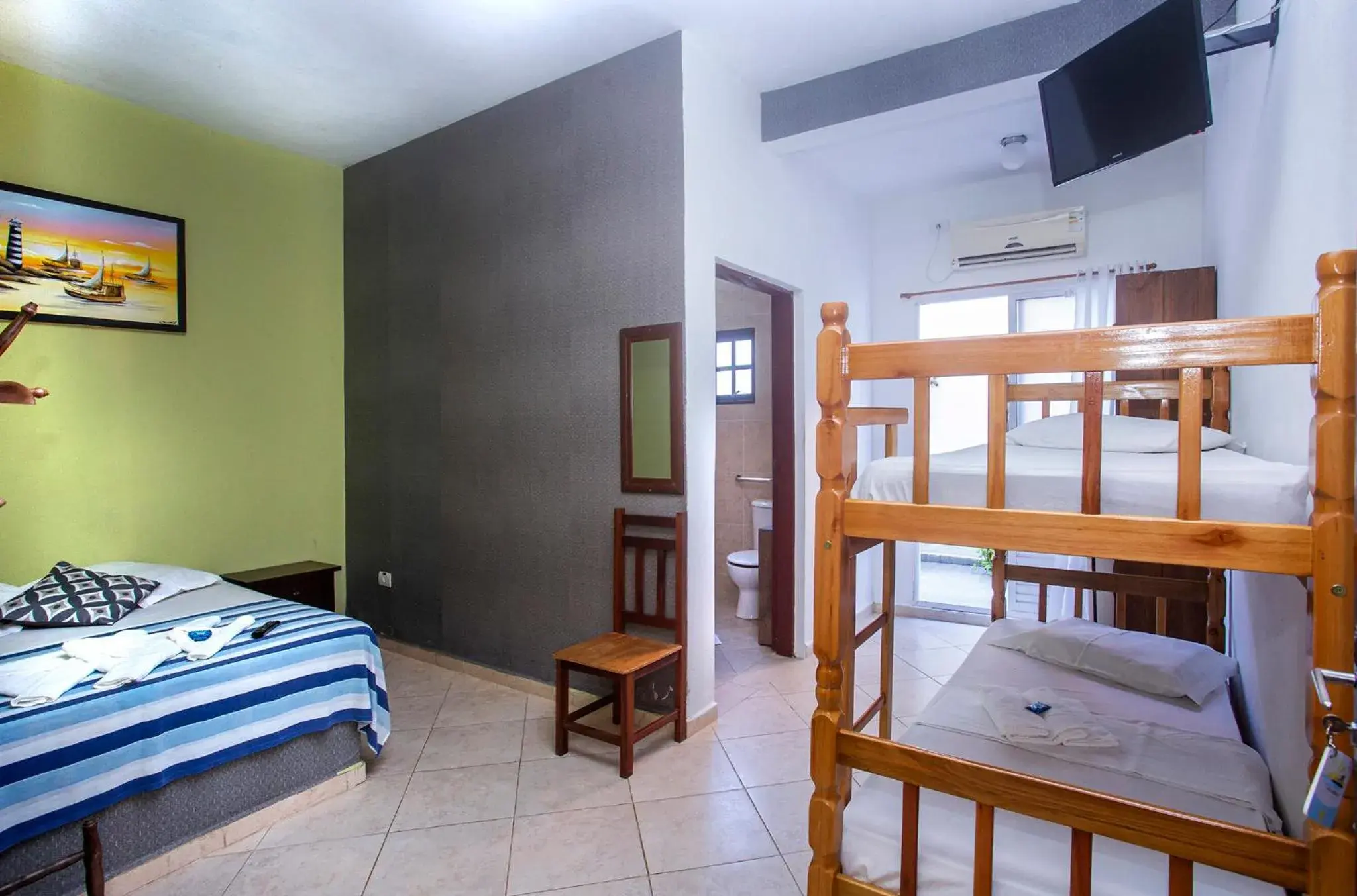 Quadruple Room - Disability Access in Pousada Castelinho Quadruple Room - Disability Access in Pousada Castelinho