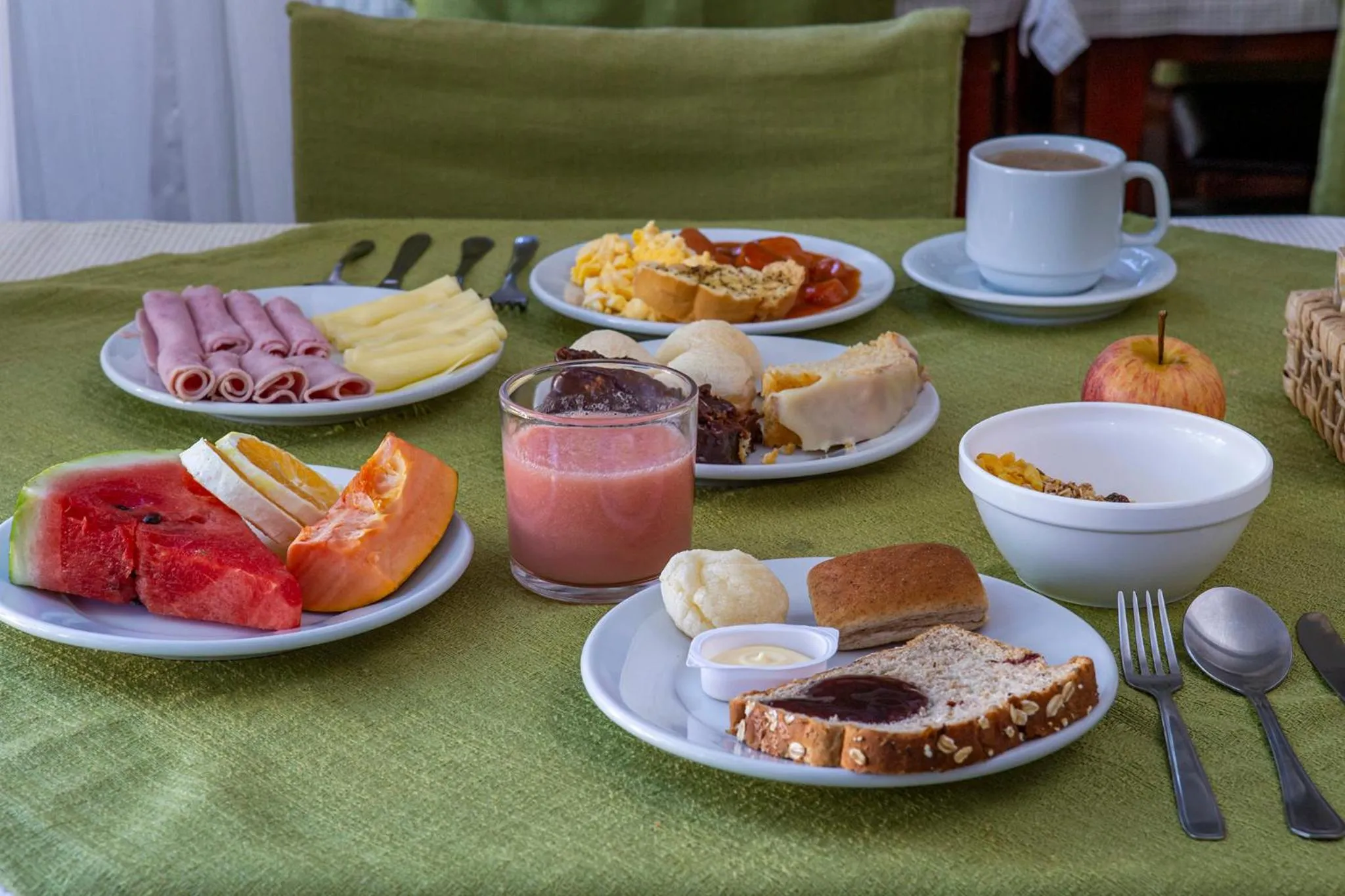 Breakfast in Pousada Castelinho
