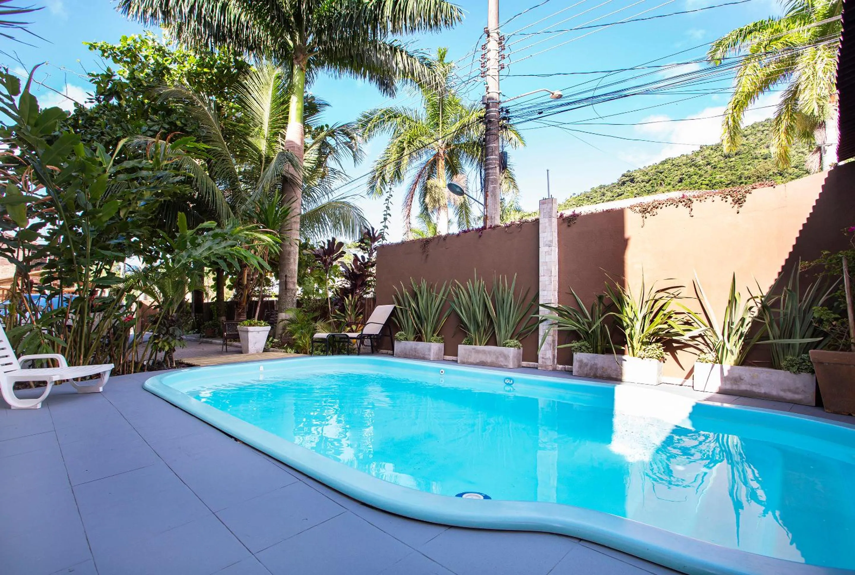 Swimming pool in Pousada Castelinho