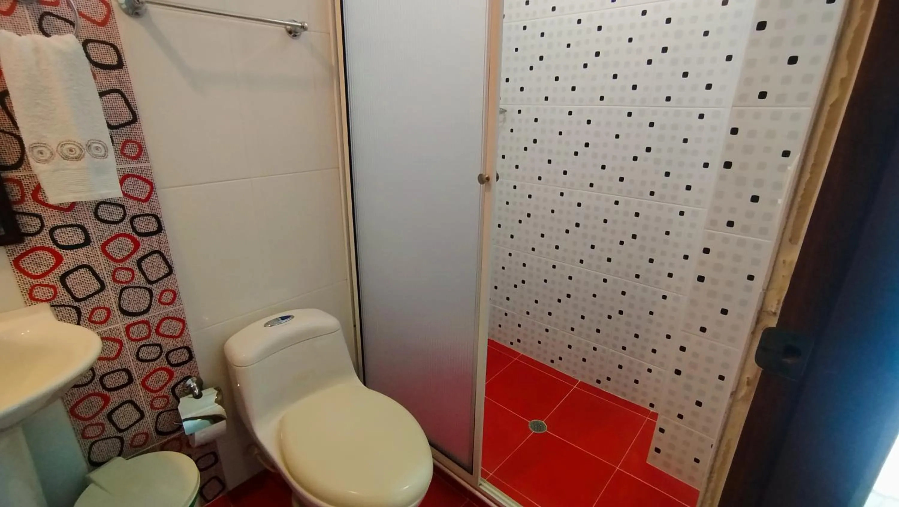 Shower in Casa Luna Hotel