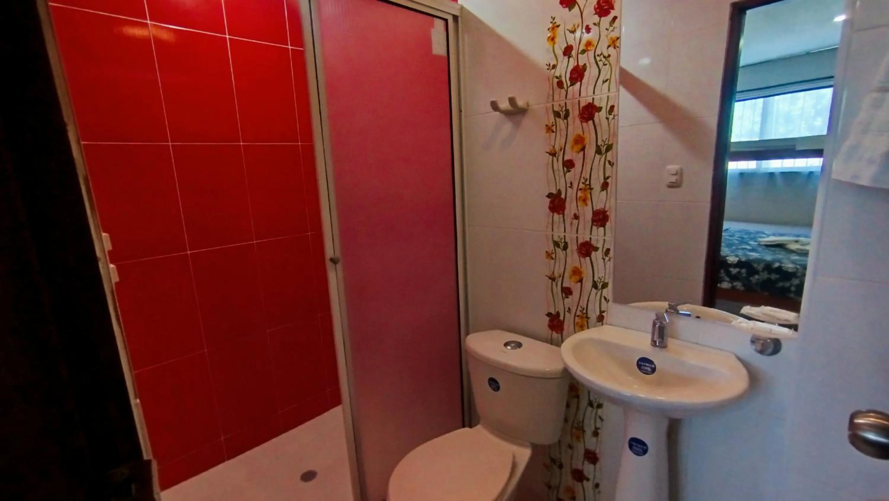 Shower in Casa Luna Hotel