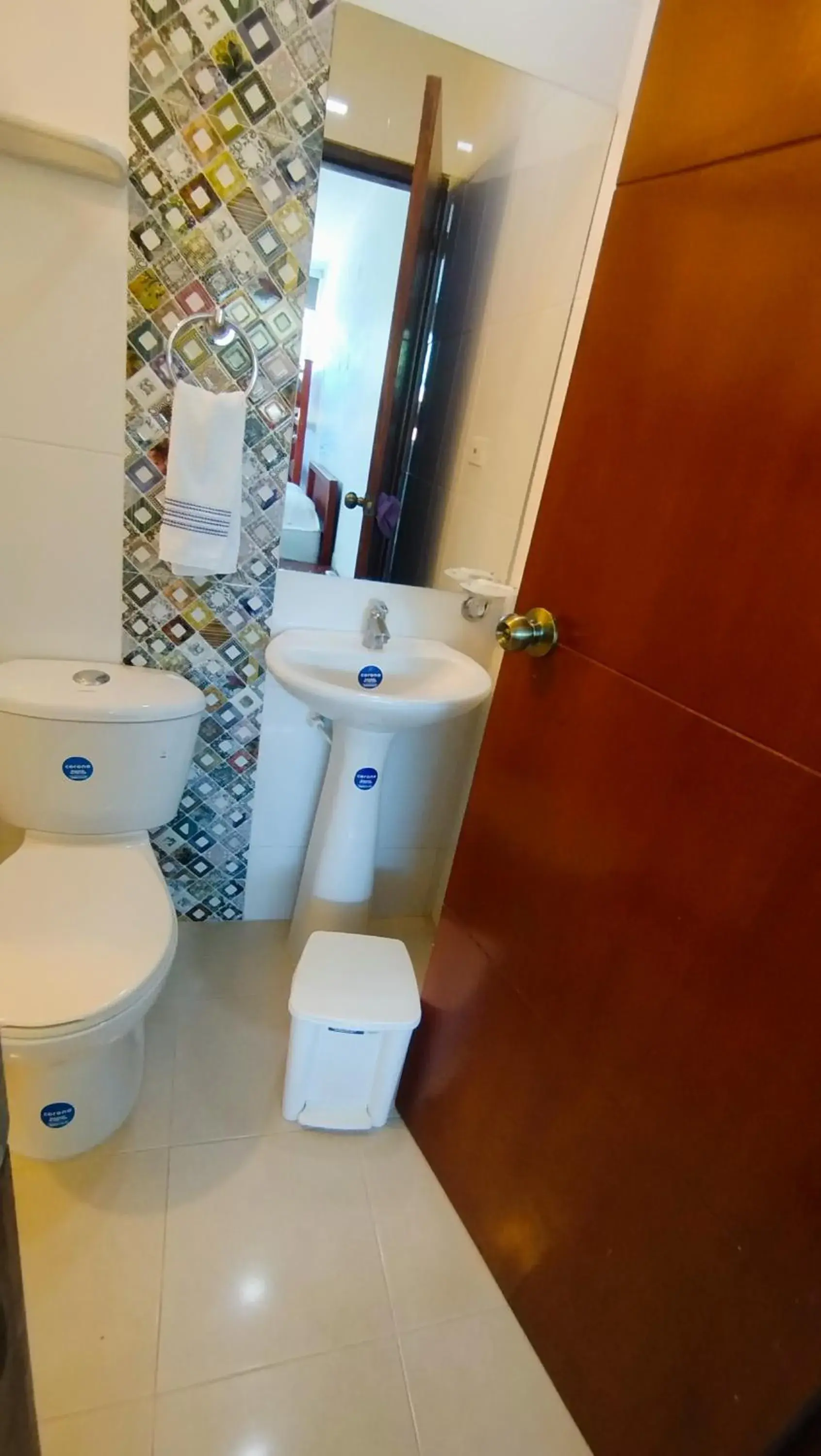 Quadruple Room with Shower - single occupancy in Casa Luna Hotel Quadruple Room with Shower - single occupancy in Casa Luna Hotel