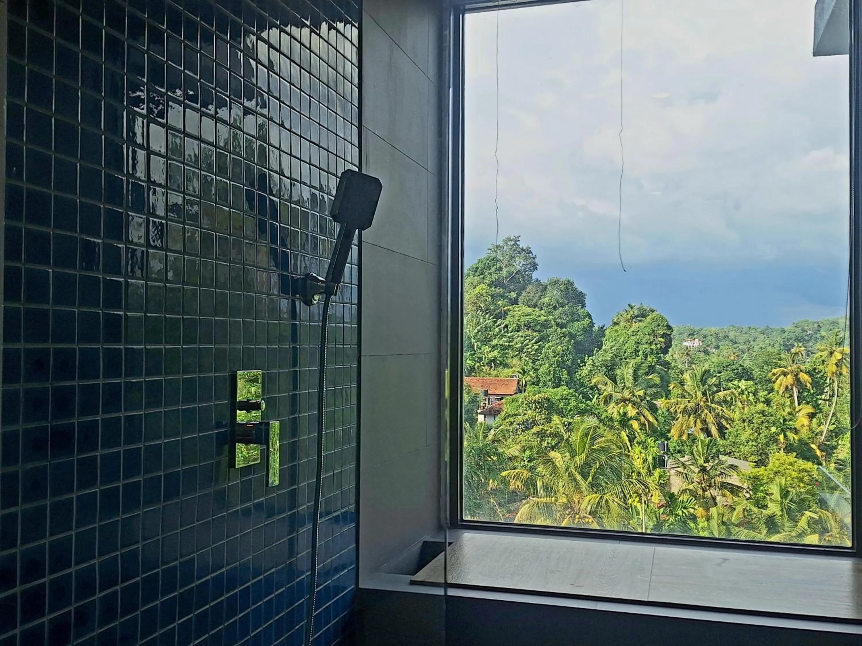 Shower in X Mirissa