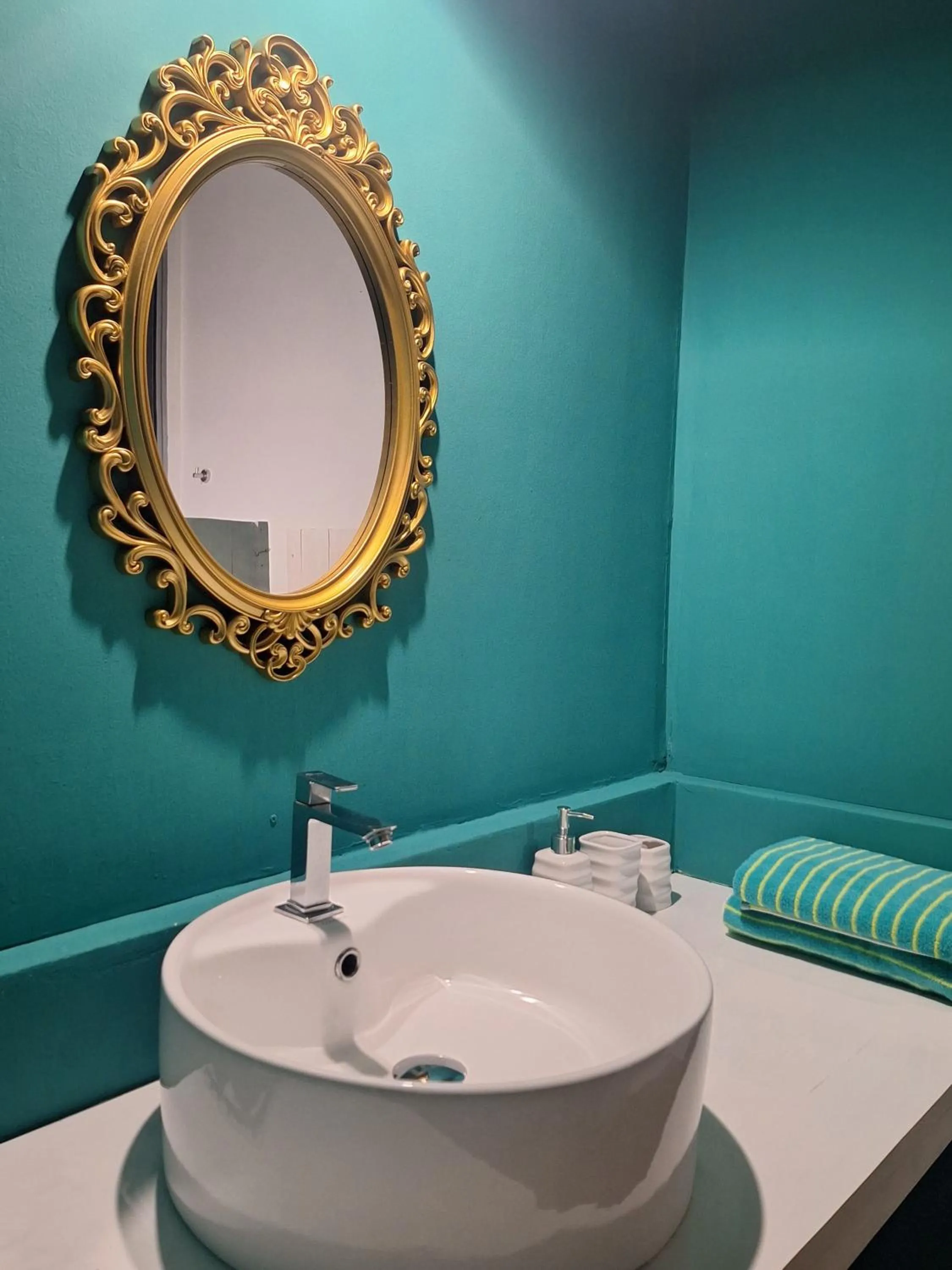 Bathroom in X Mirissa