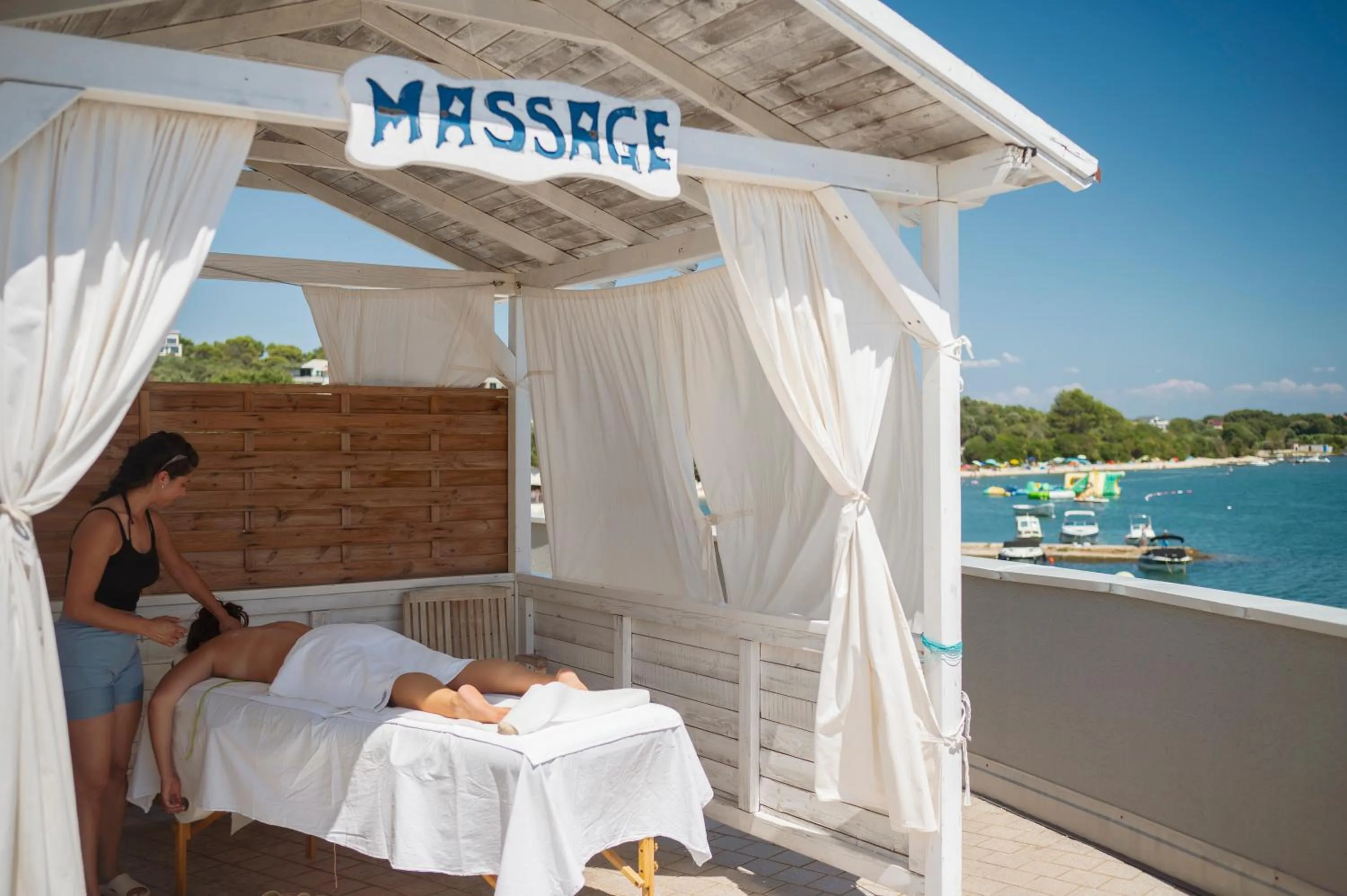 Day in Residence Superior Del Mar