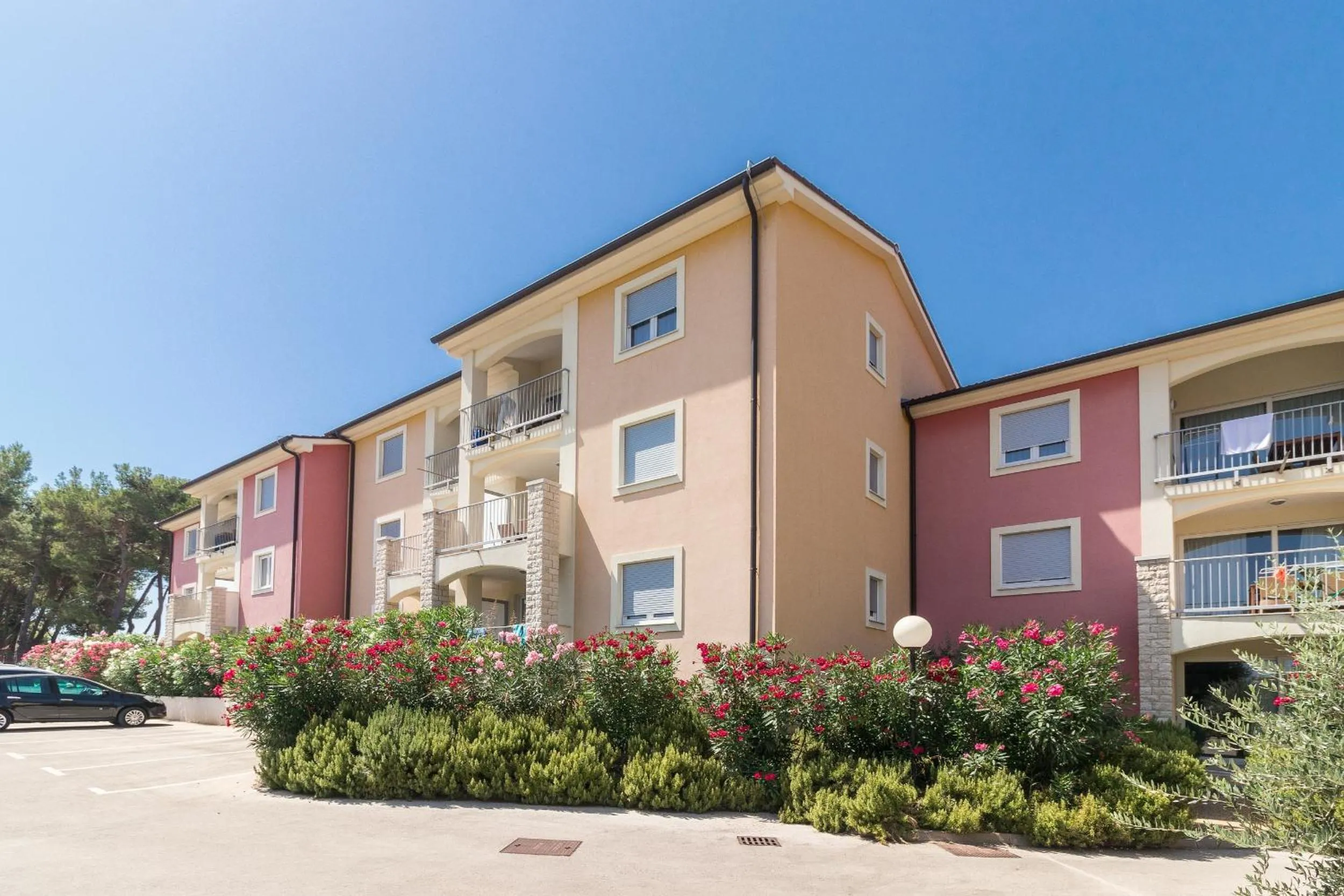 Property building in Residence Superior Del Mar