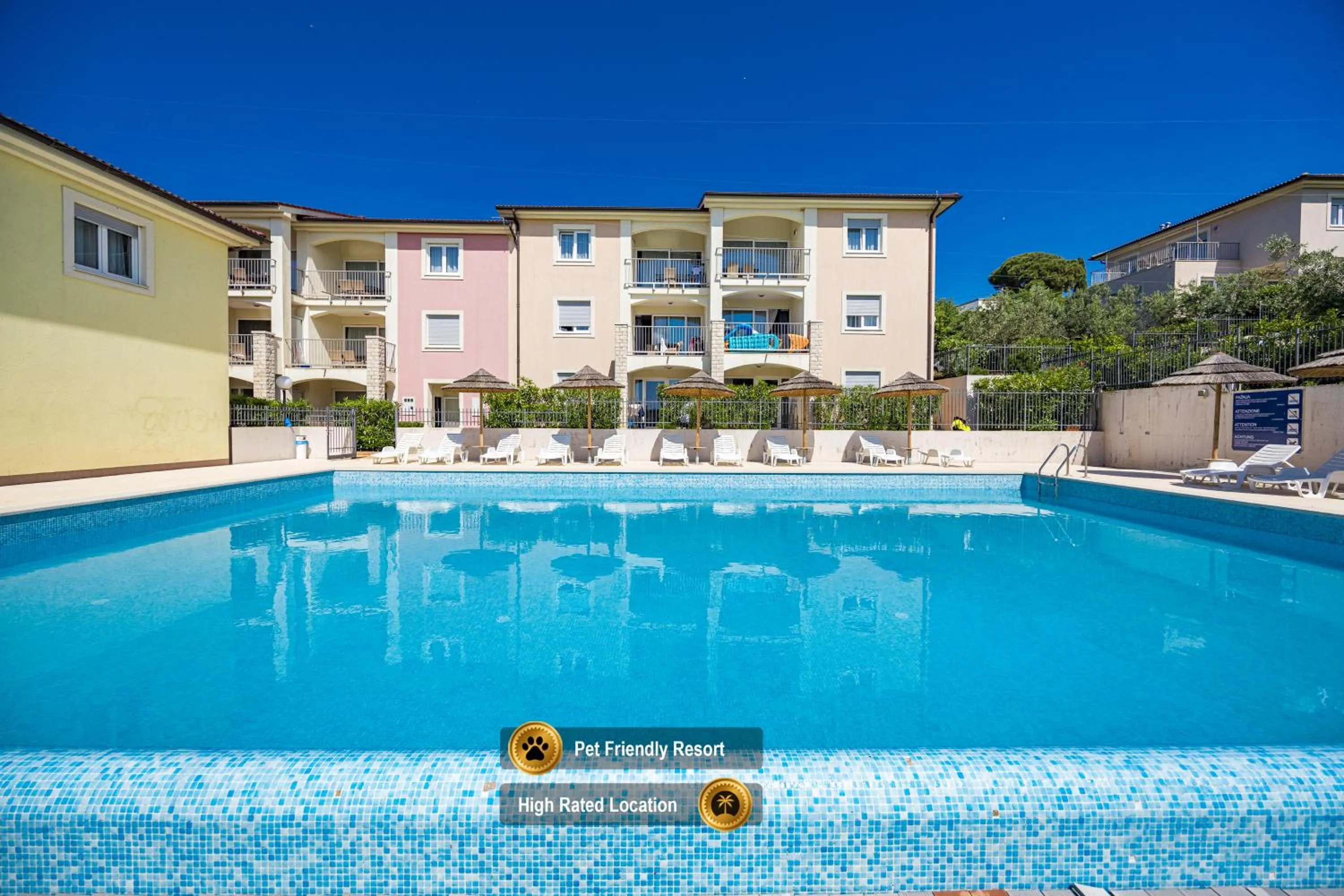 Property building in Residence Superior Del Mar