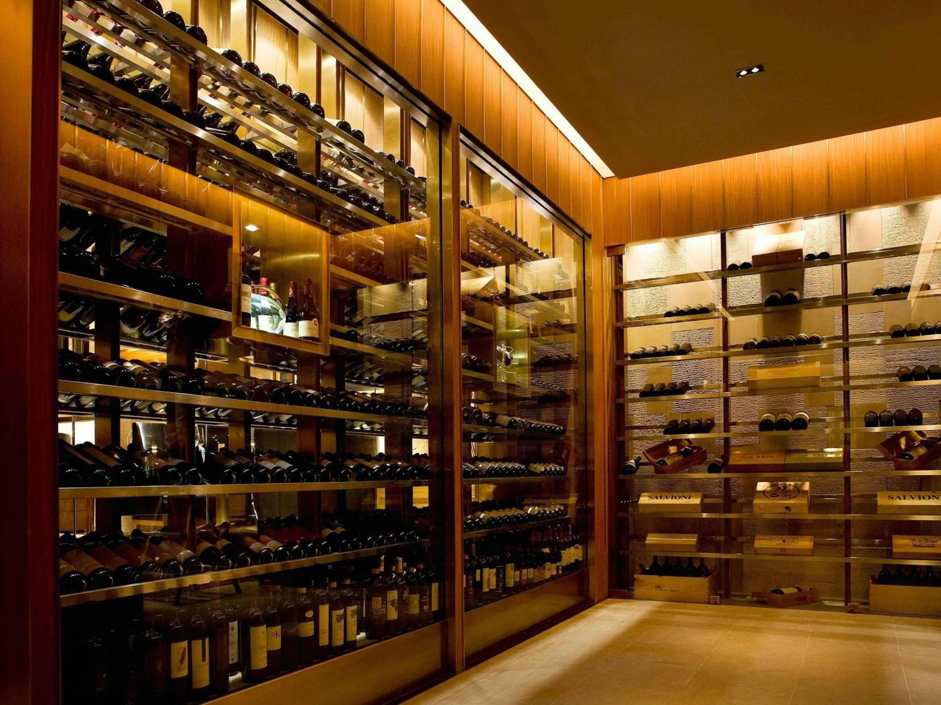 Lounge or bar in Swissotel Nankai Osaka