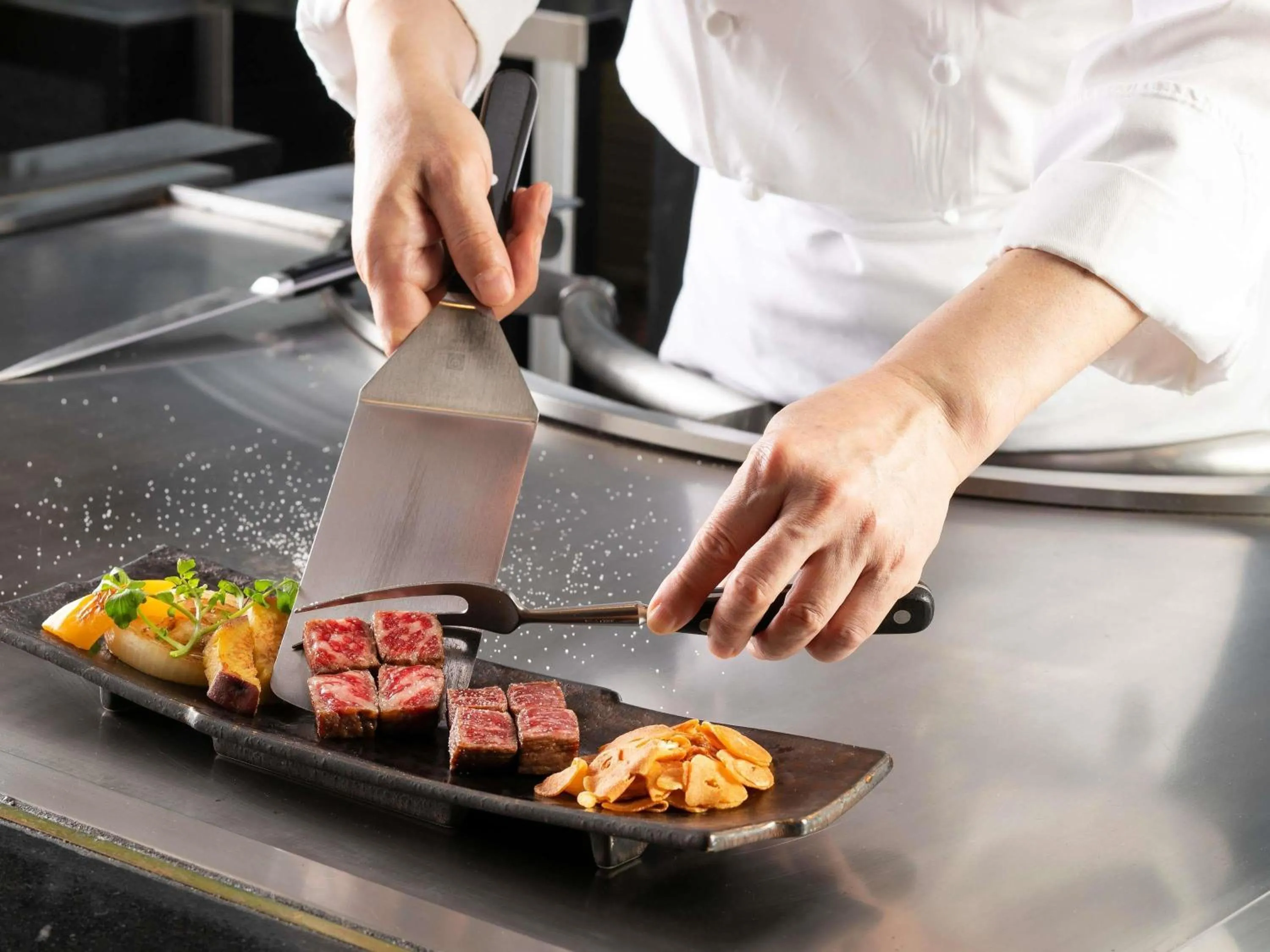 Restaurant/places to eat in Swissotel Nankai Osaka