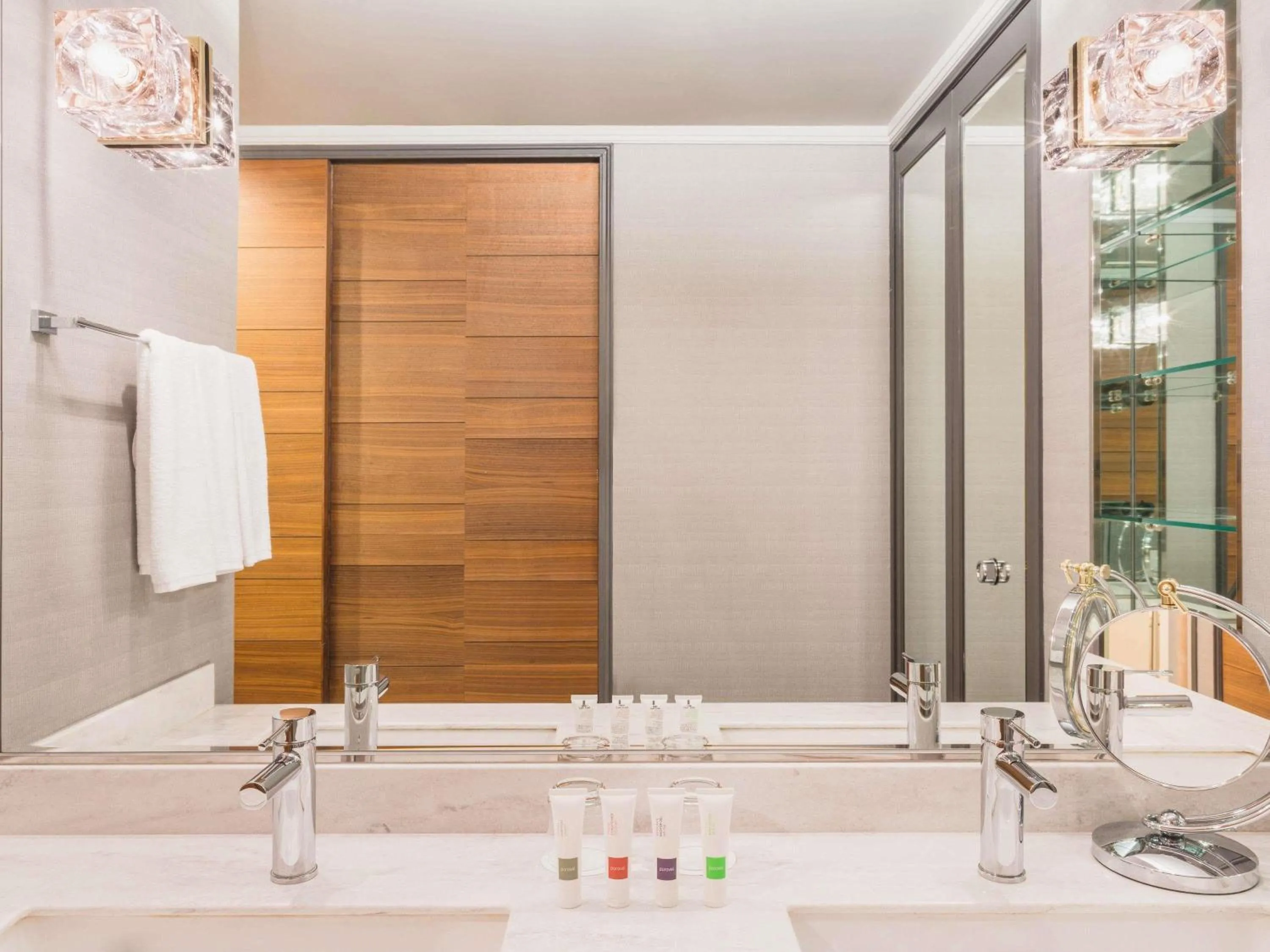 Deluxe Suite Twin in Swissotel Nankai Osaka