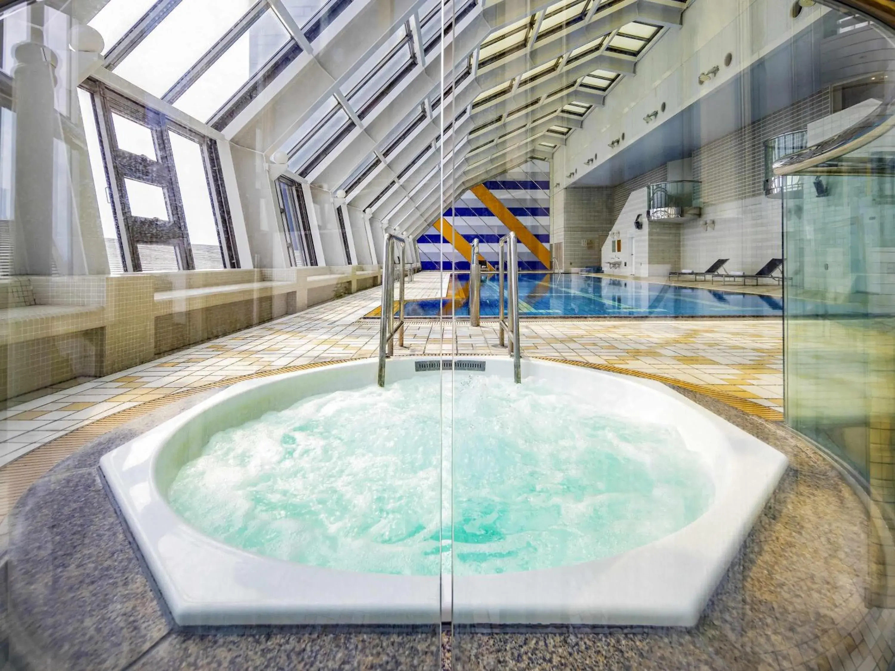 Pool view in Swissotel Nankai Osaka Pool view in Swissotel Nankai Osaka