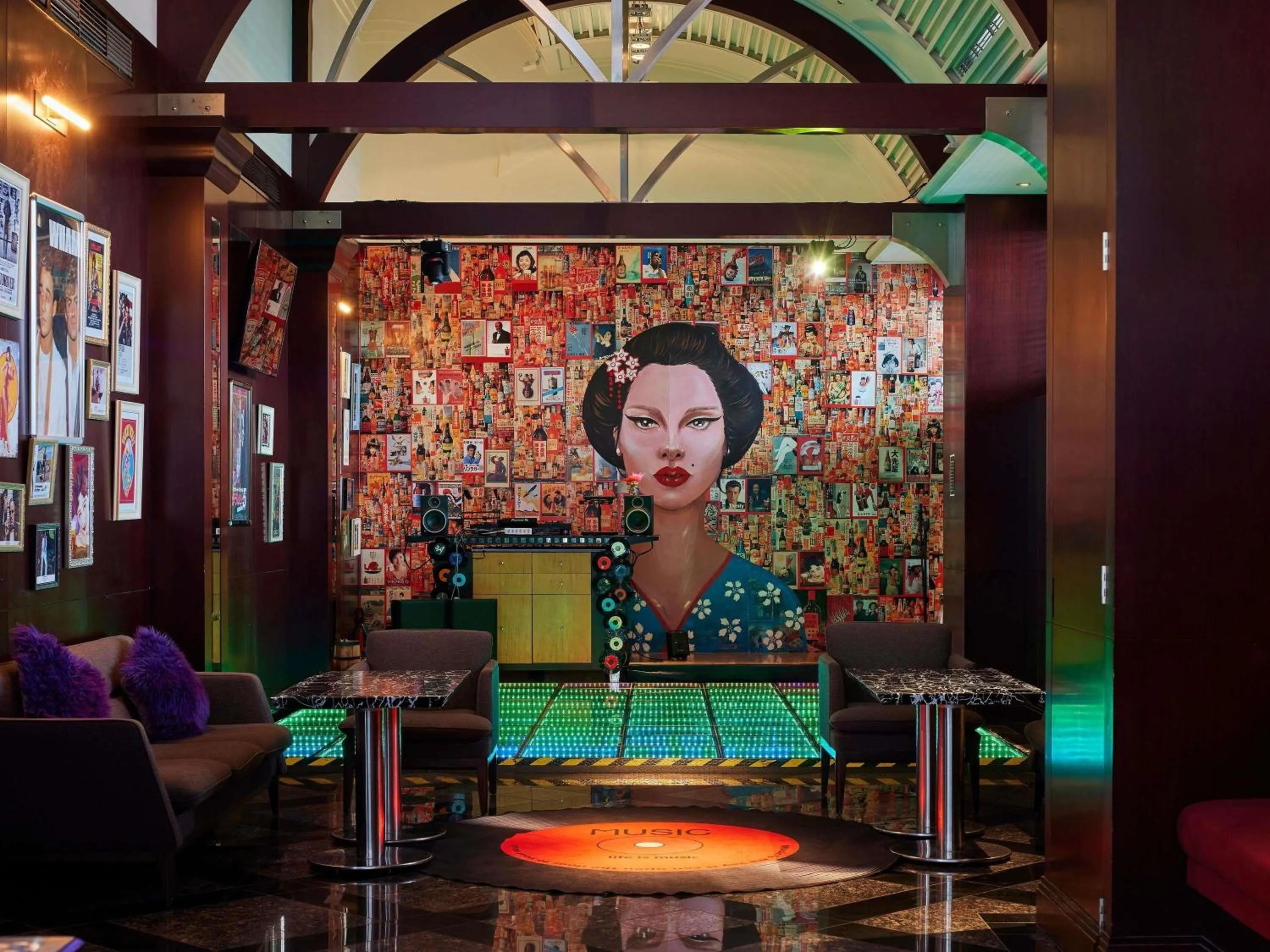 Lounge or bar in Swissotel Nankai Osaka