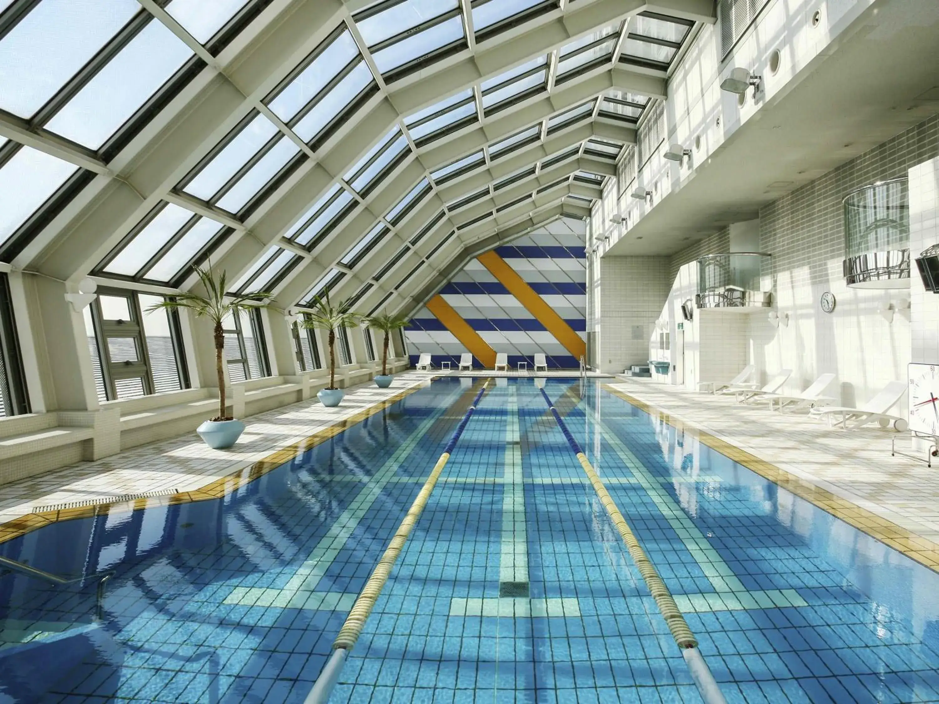 Pool view in Swissotel Nankai Osaka Pool view in Swissotel Nankai Osaka