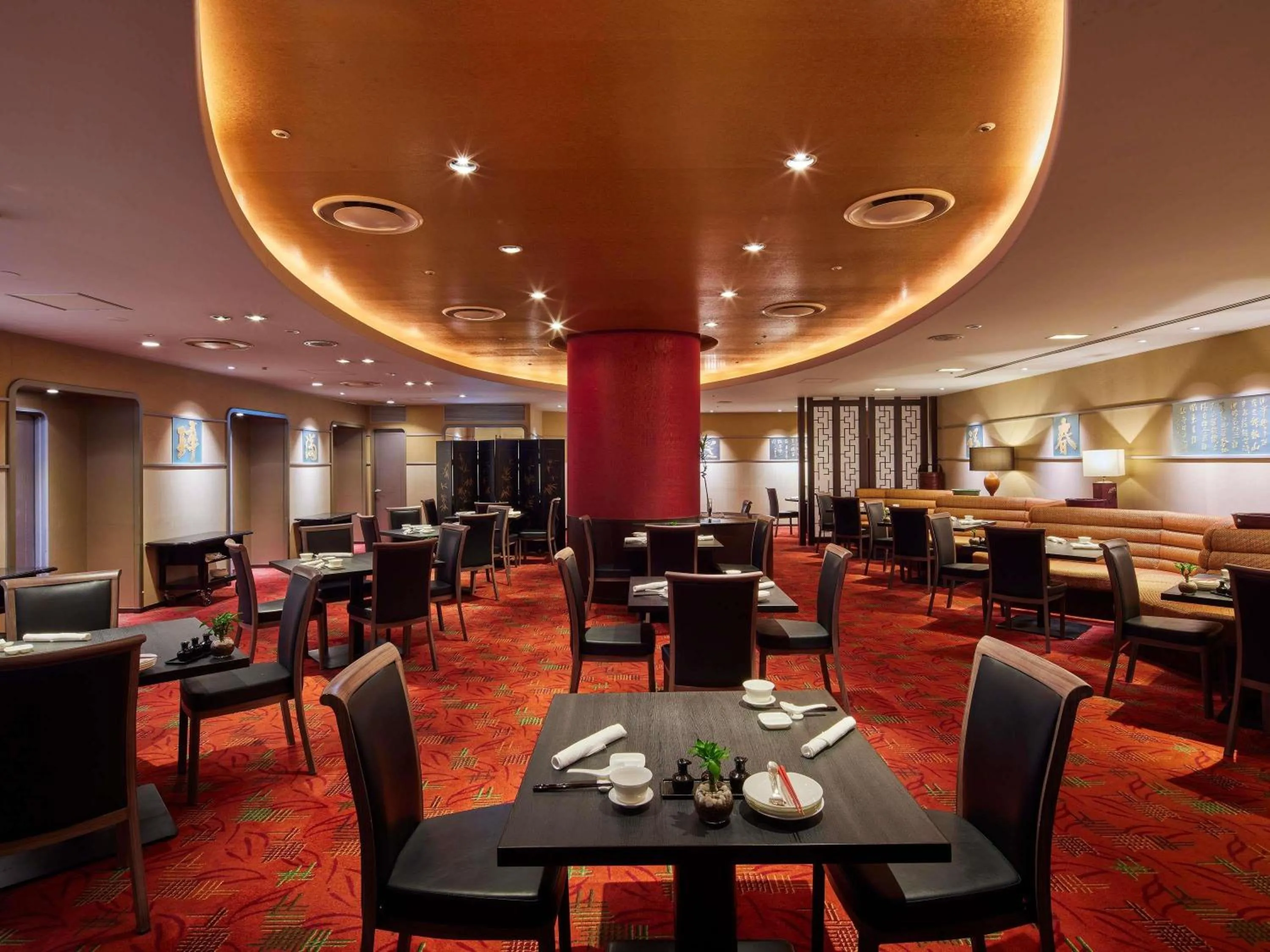 Restaurant/places to eat in Swissotel Nankai Osaka