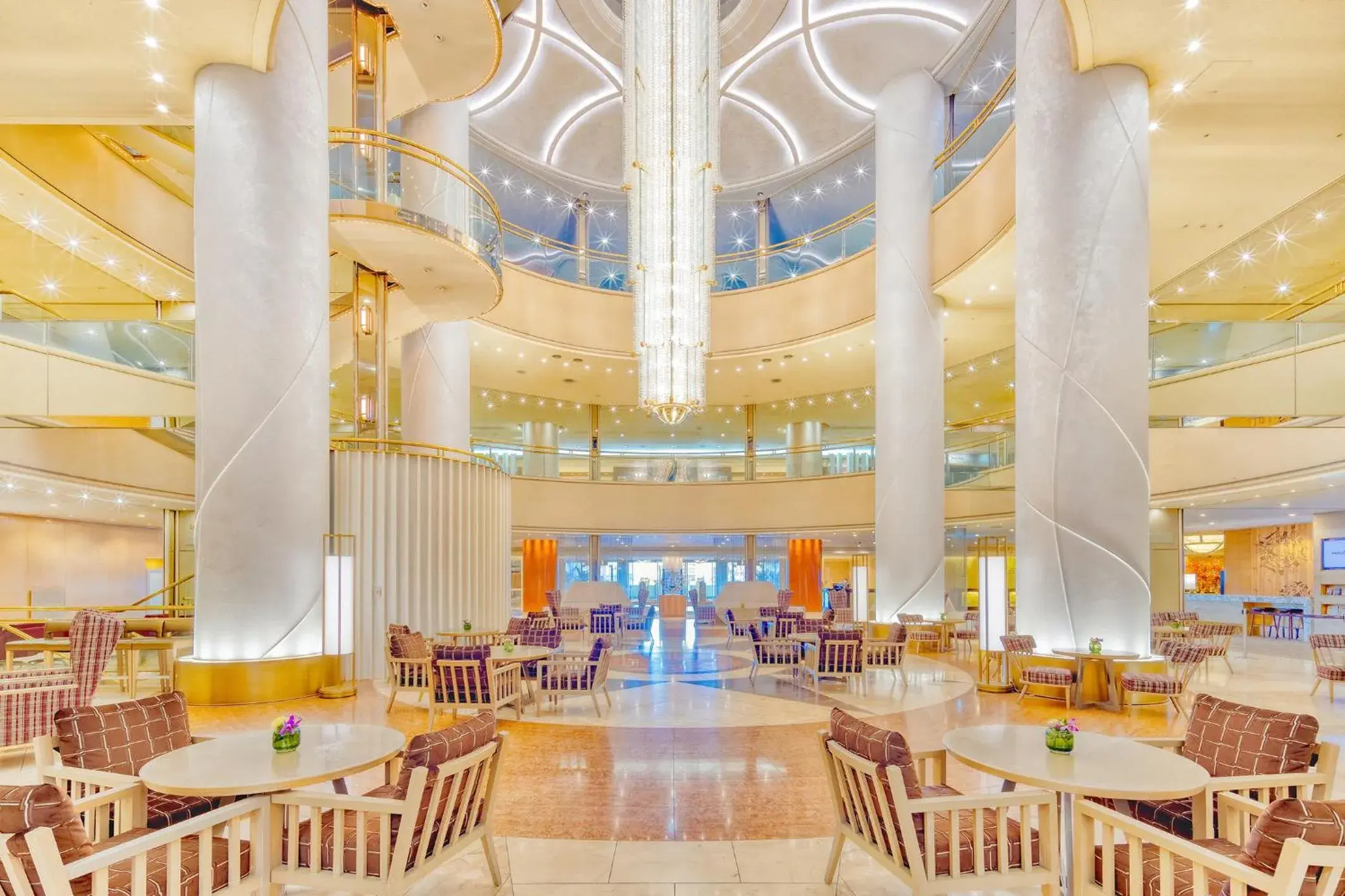 Lobby or reception in Swissotel Nankai Osaka Lobby or reception in Swissotel Nankai Osaka