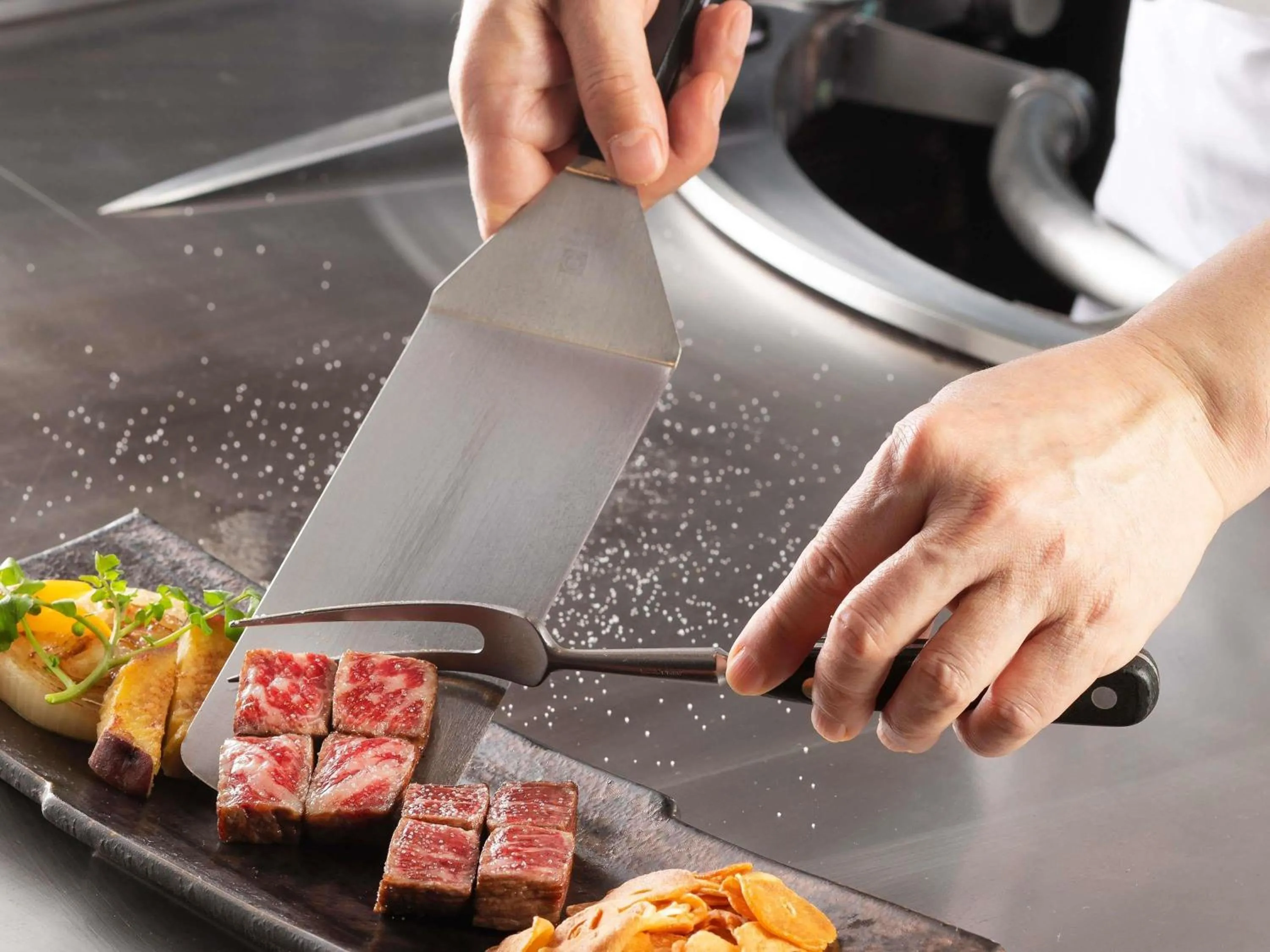 Restaurant/places to eat in Swissotel Nankai Osaka