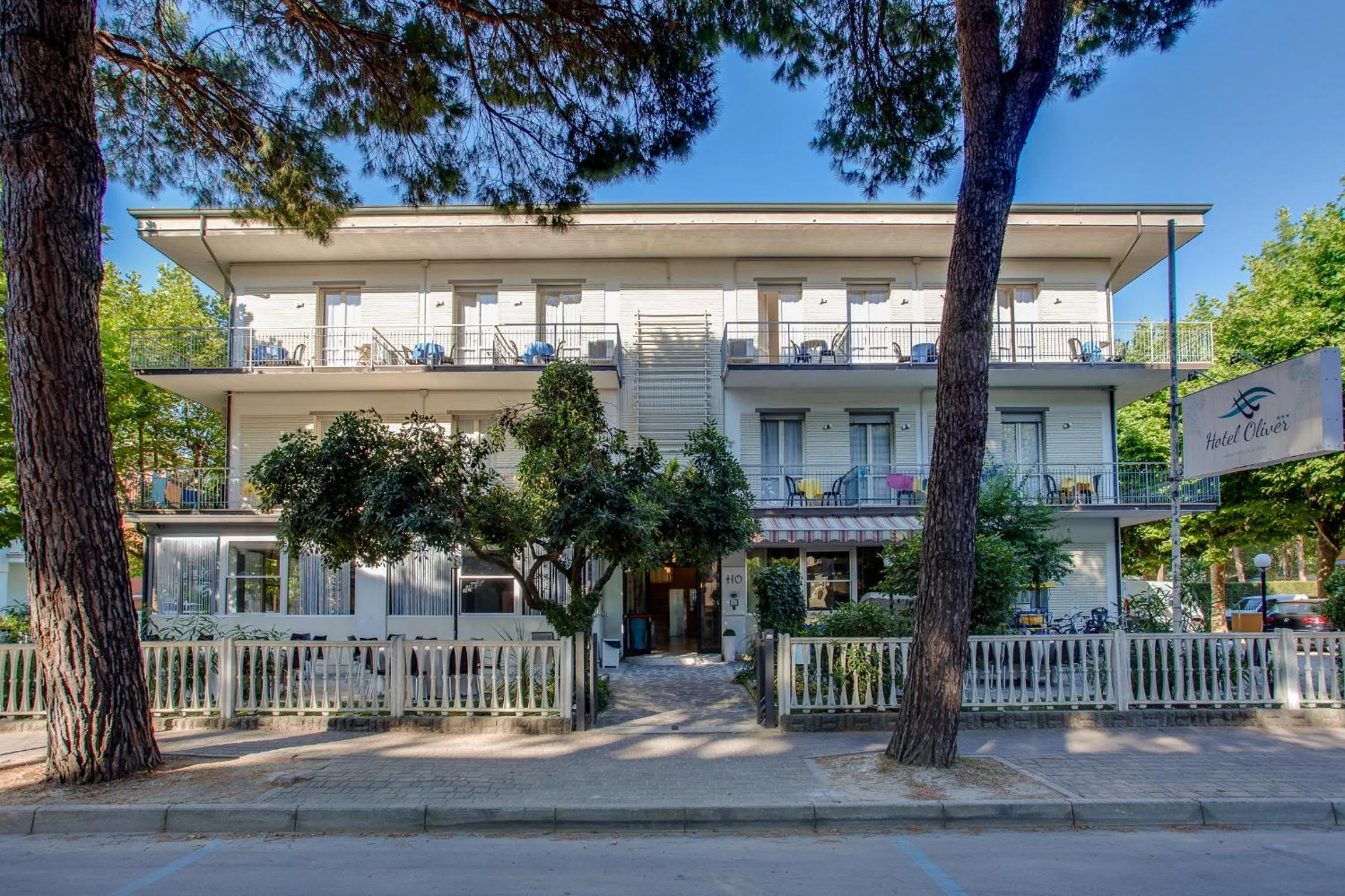 Facade/entrance in HOTEL OLIVER