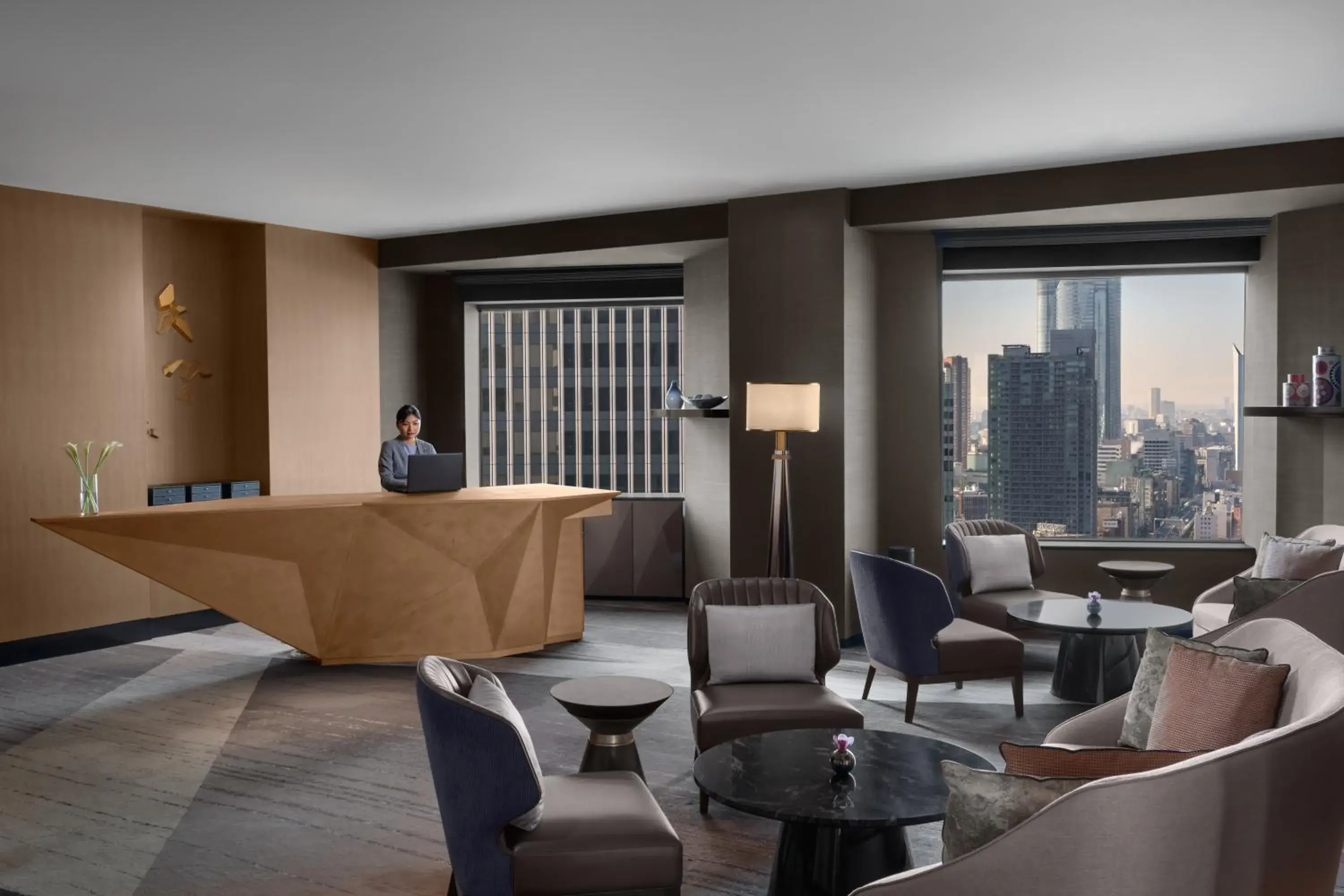 Lounge or bar in ANA InterContinental Tokyo by IHG Lounge or bar in ANA InterContinental Tokyo by IHG