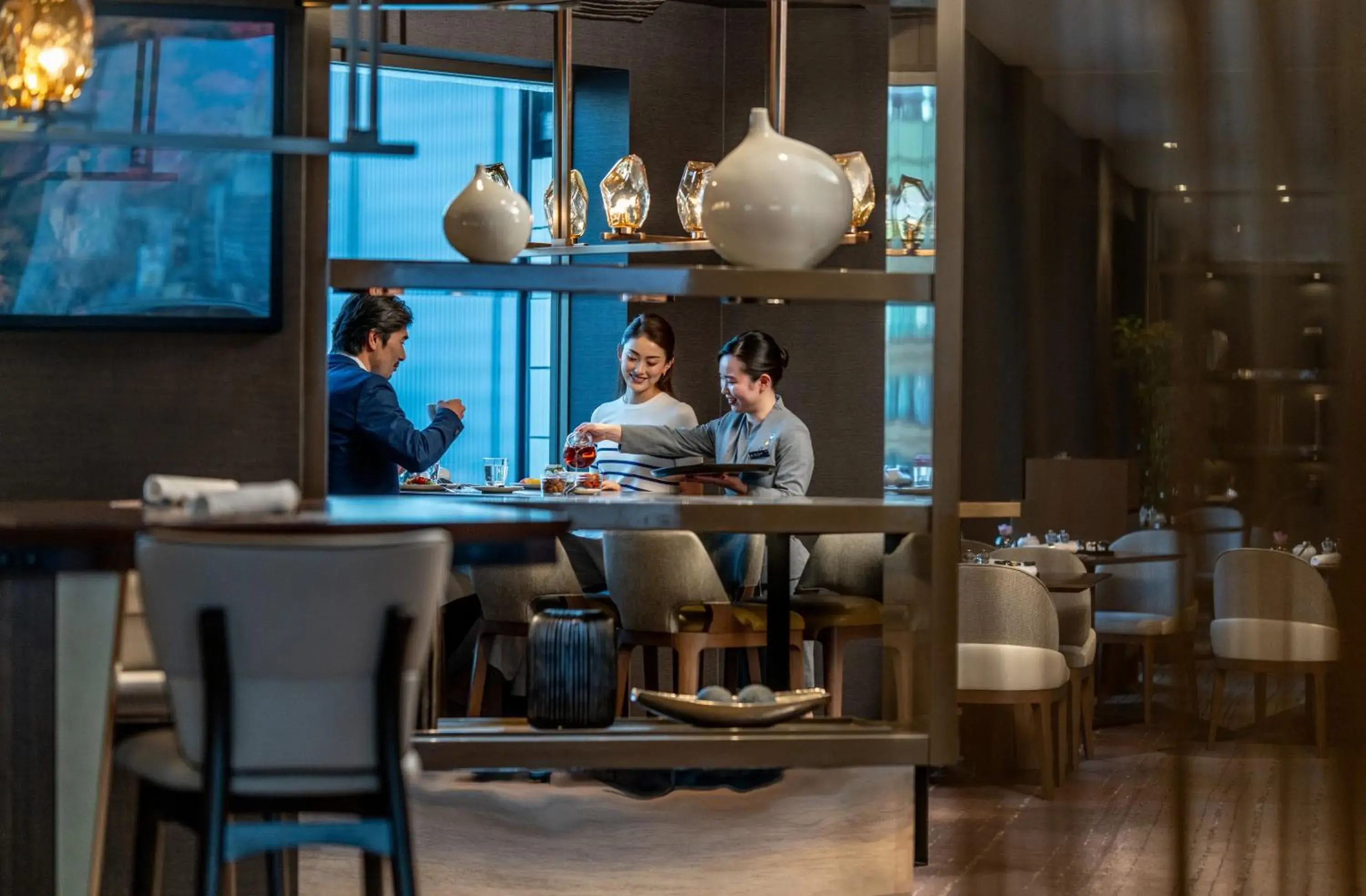 Lounge or bar in ANA InterContinental Tokyo by IHG Lounge or bar in ANA InterContinental Tokyo by IHG