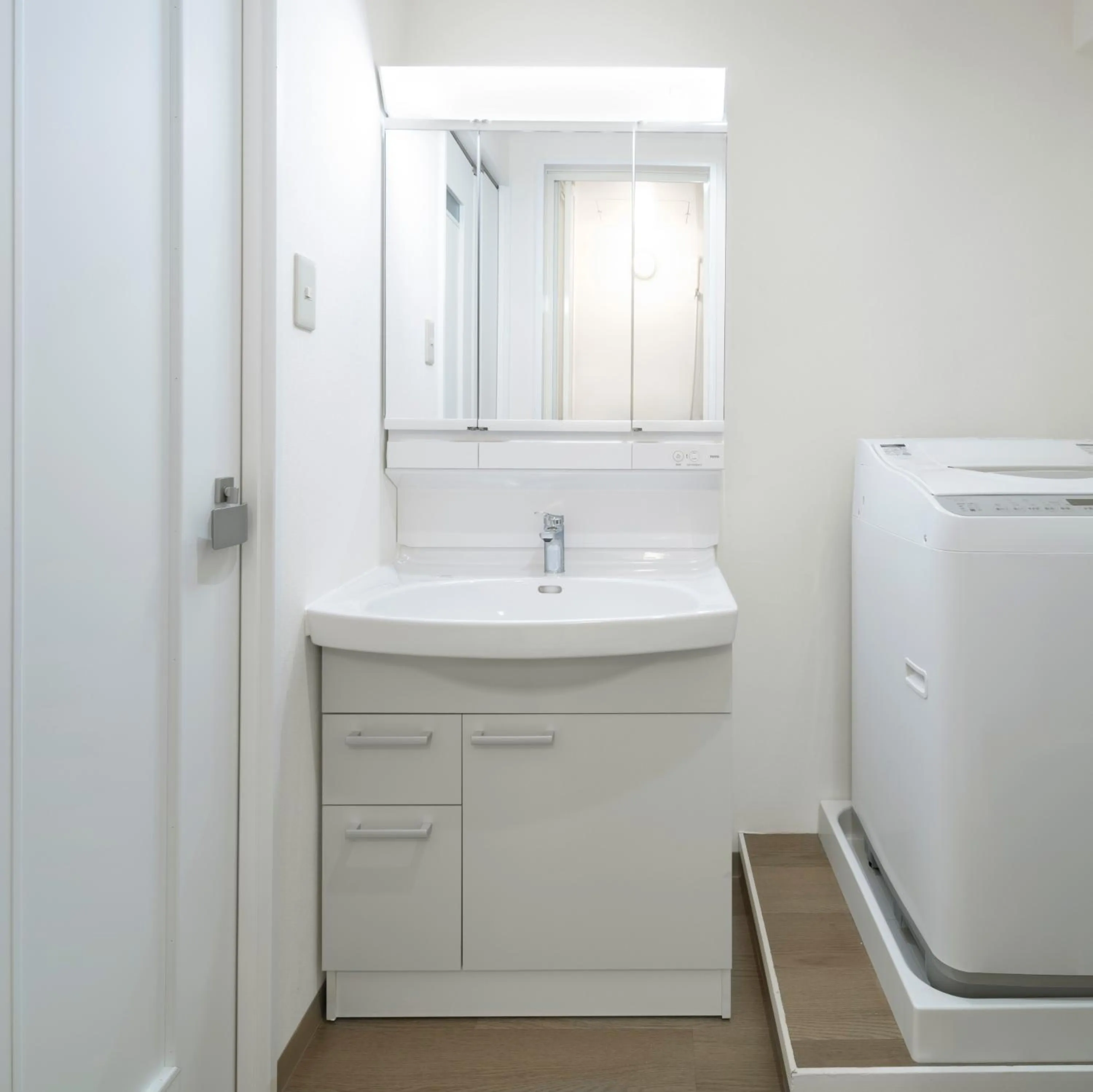 washing machine in HOTEL MYSTAYS Otemae