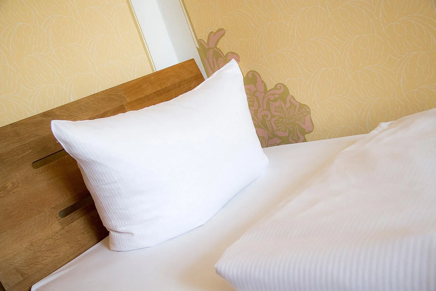 Bed in Aparthotel Mitte