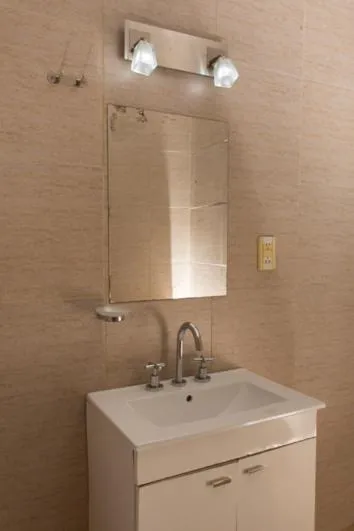 Bathroom in Hotel Residencial España