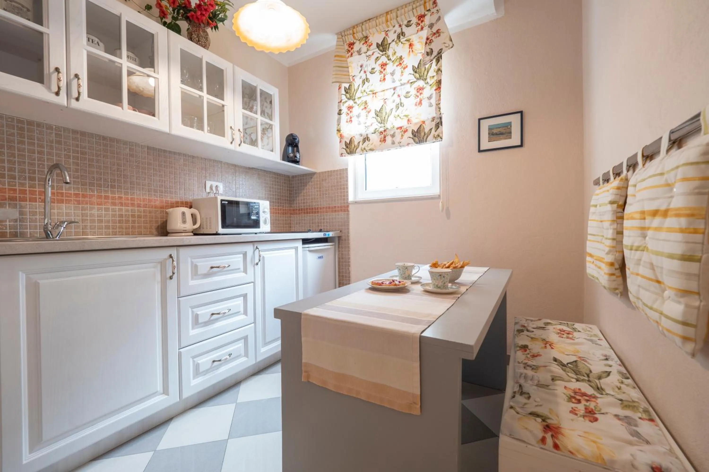 Coffee/tea facilities in Marinero Apartments