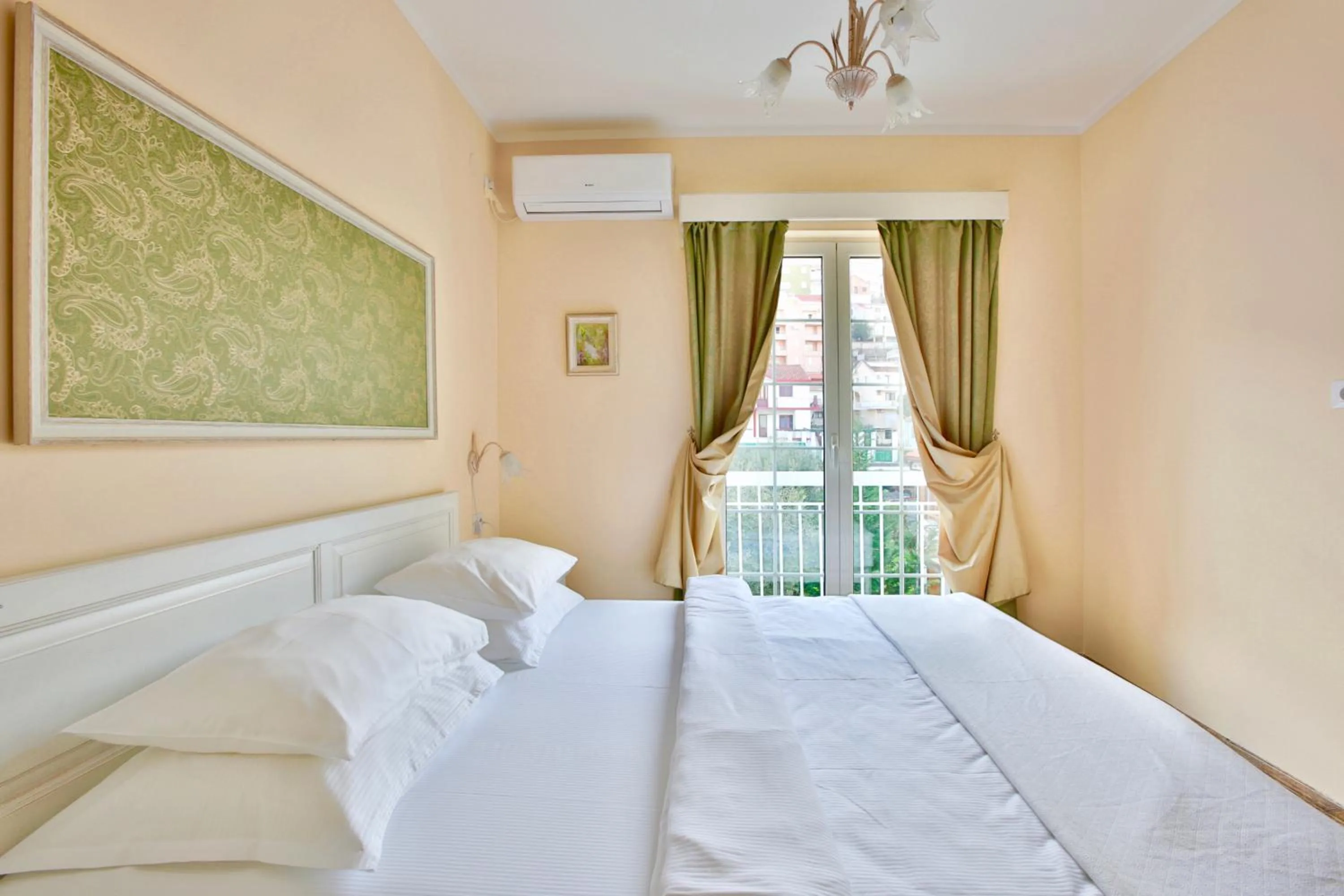 Balcony/Terrace, Bed in Marinero Apartments
