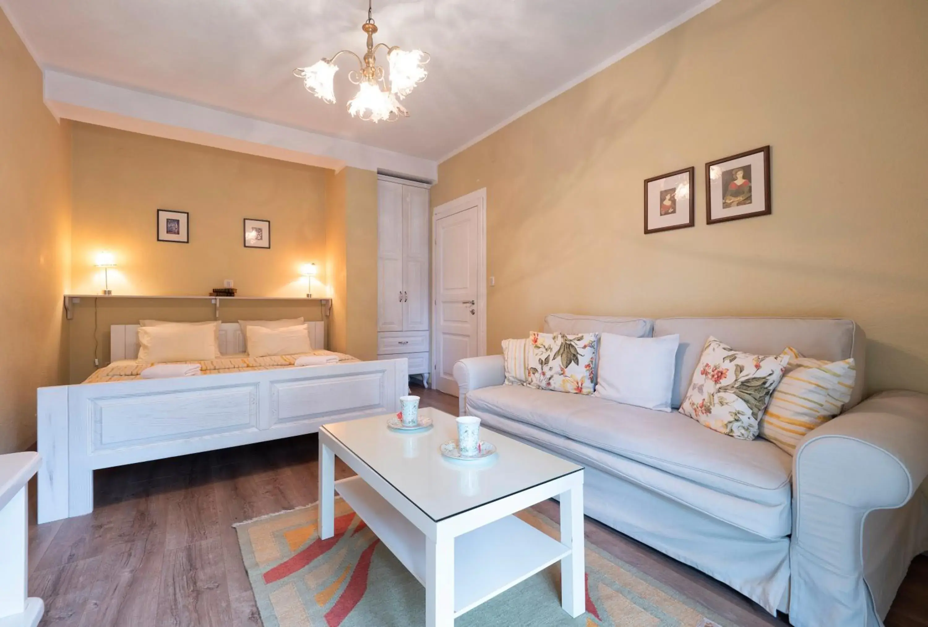 Two-Bedroom Apartment with Terrace in Marinero Apartments Two-Bedroom Apartment with Terrace in Marinero Apartments