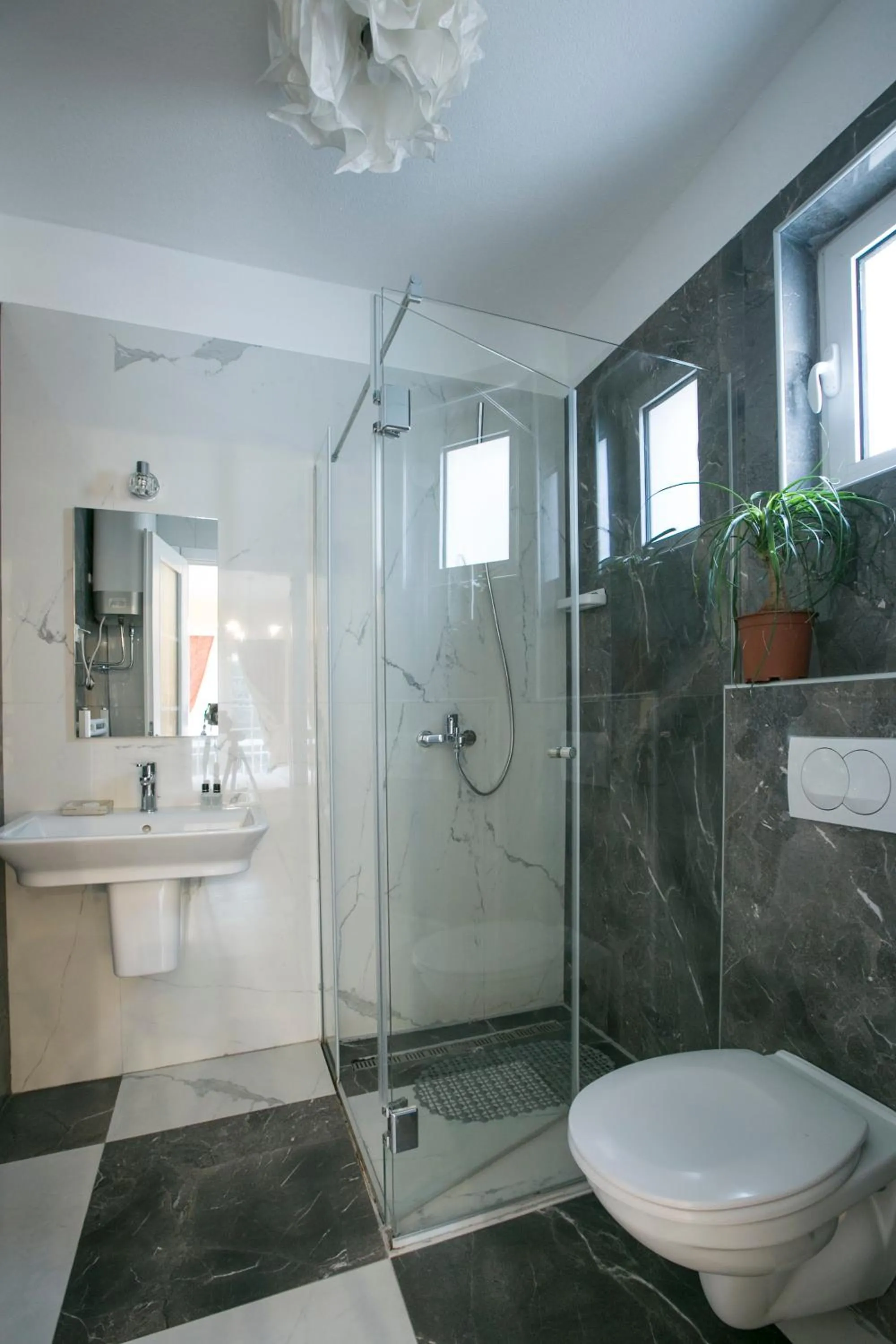 Shower in Marinero Apartments