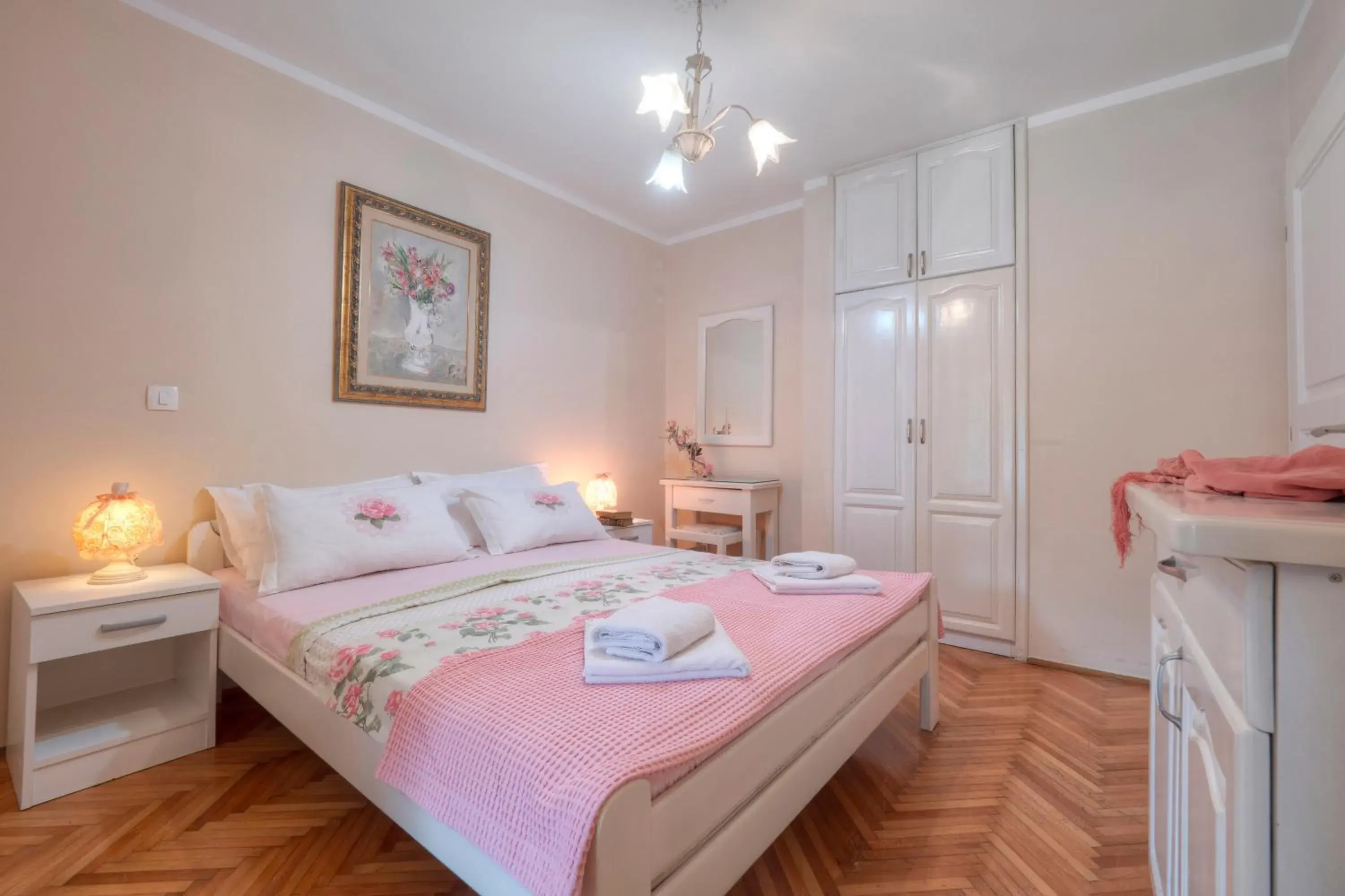 Double Room with Private Bathroom in Marinero Apartments Double Room with Private Bathroom in Marinero Apartments