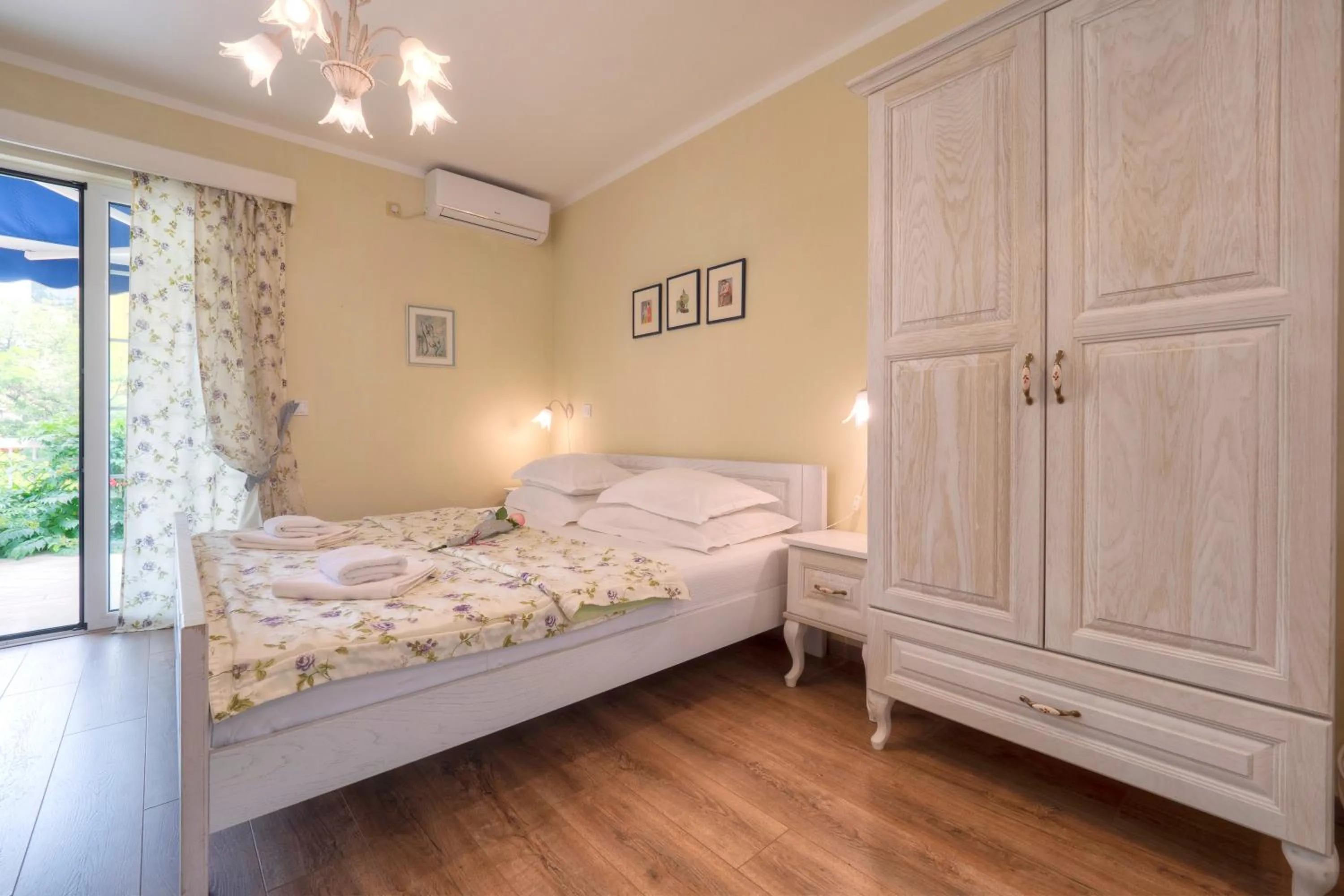 Bed in Marinero Apartments