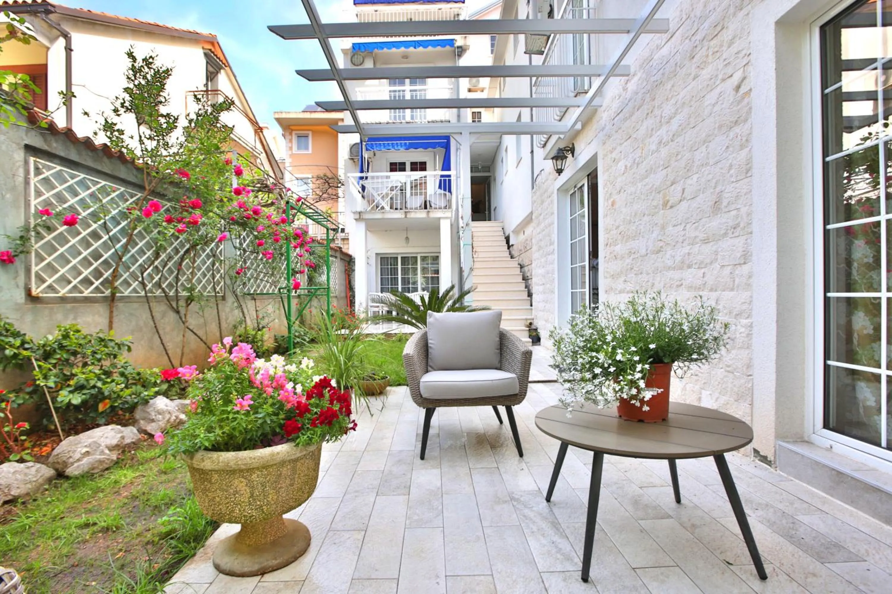 Patio in Marinero Apartments