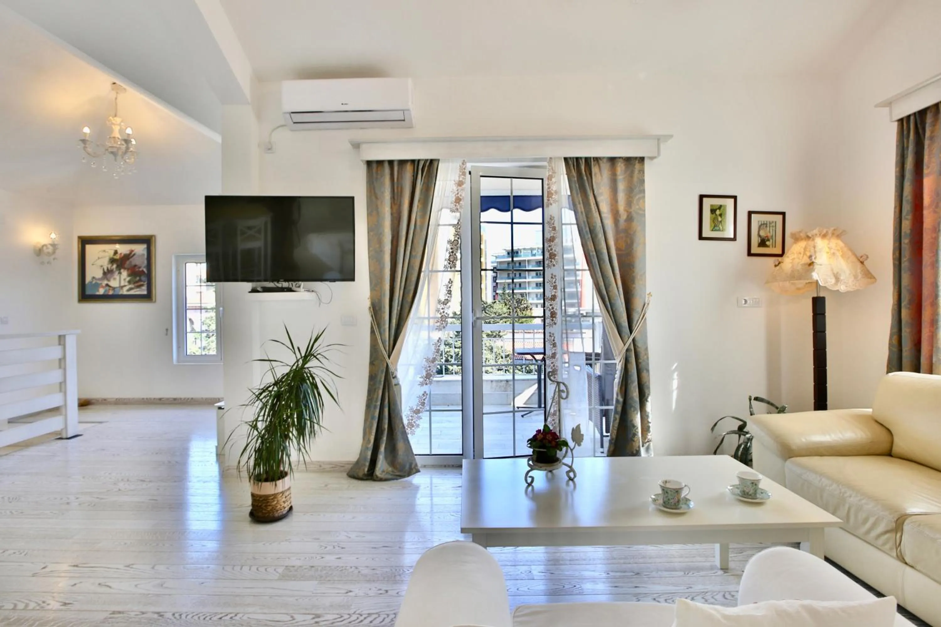 Coffee/tea facilities in Marinero Apartments