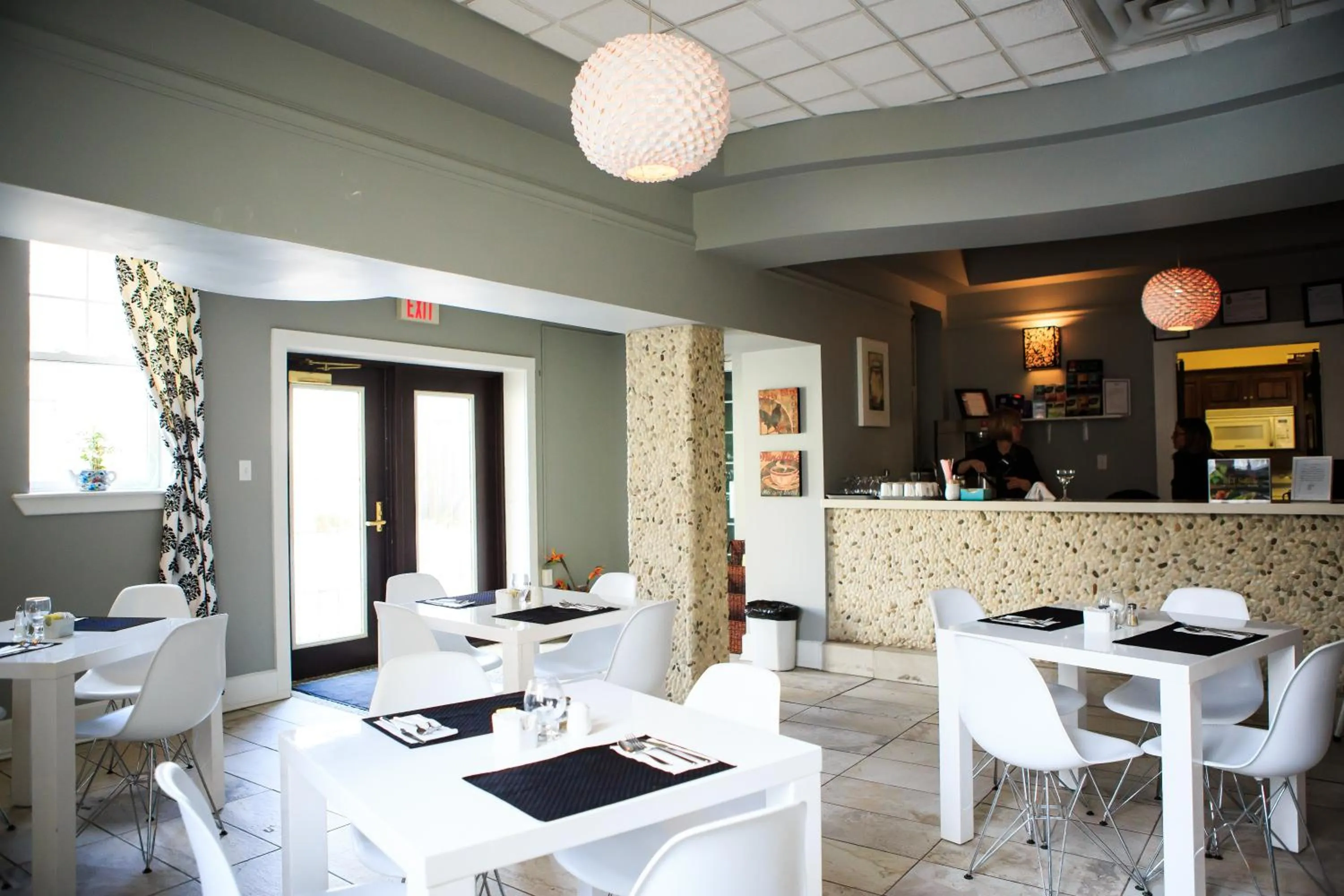 Restaurant/places to eat in Monastery Hotel