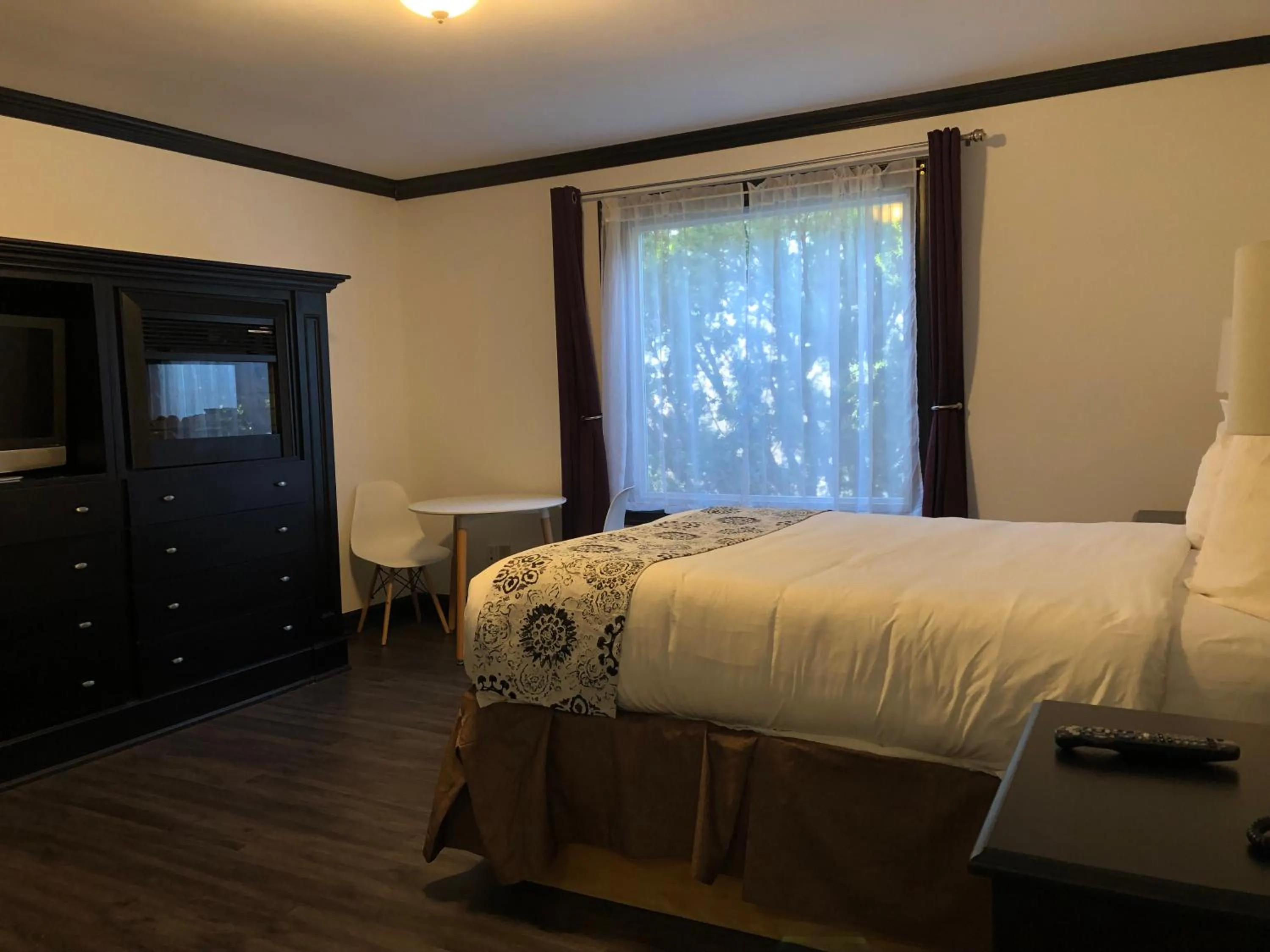 Bedroom, Bed in Monastery Hotel