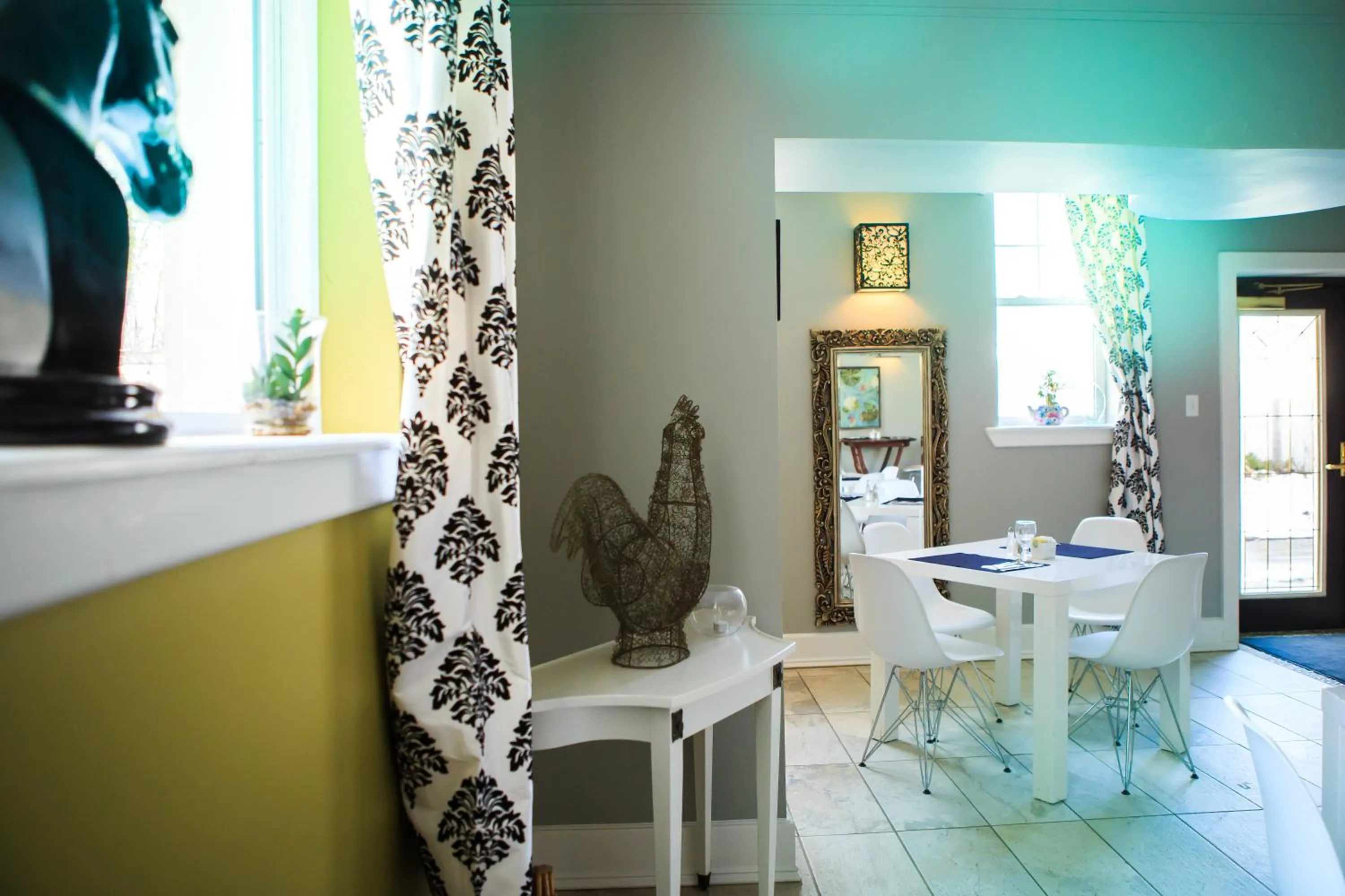 Restaurant/places to eat in Monastery Hotel