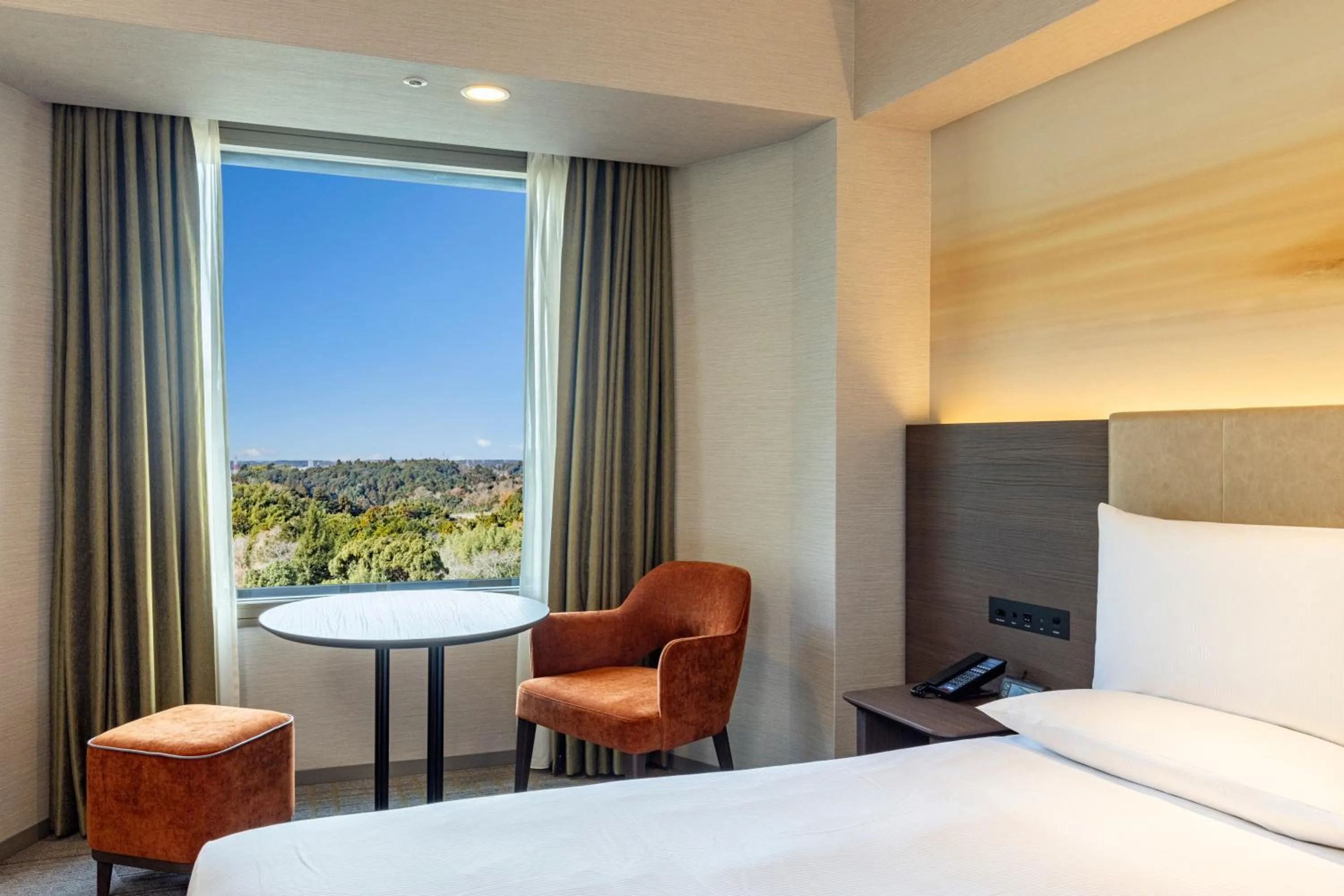 Photo of the whole room, Bed in Hilton Tokyo Narita Airport