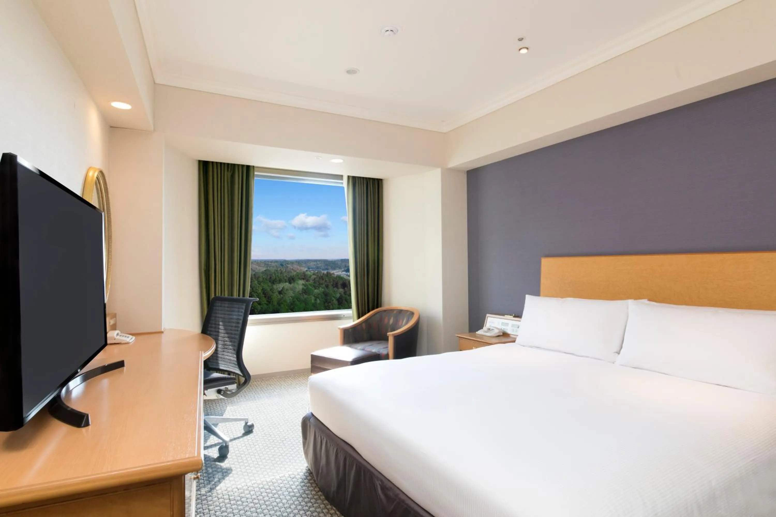 Bed in Hilton Tokyo Narita Airport