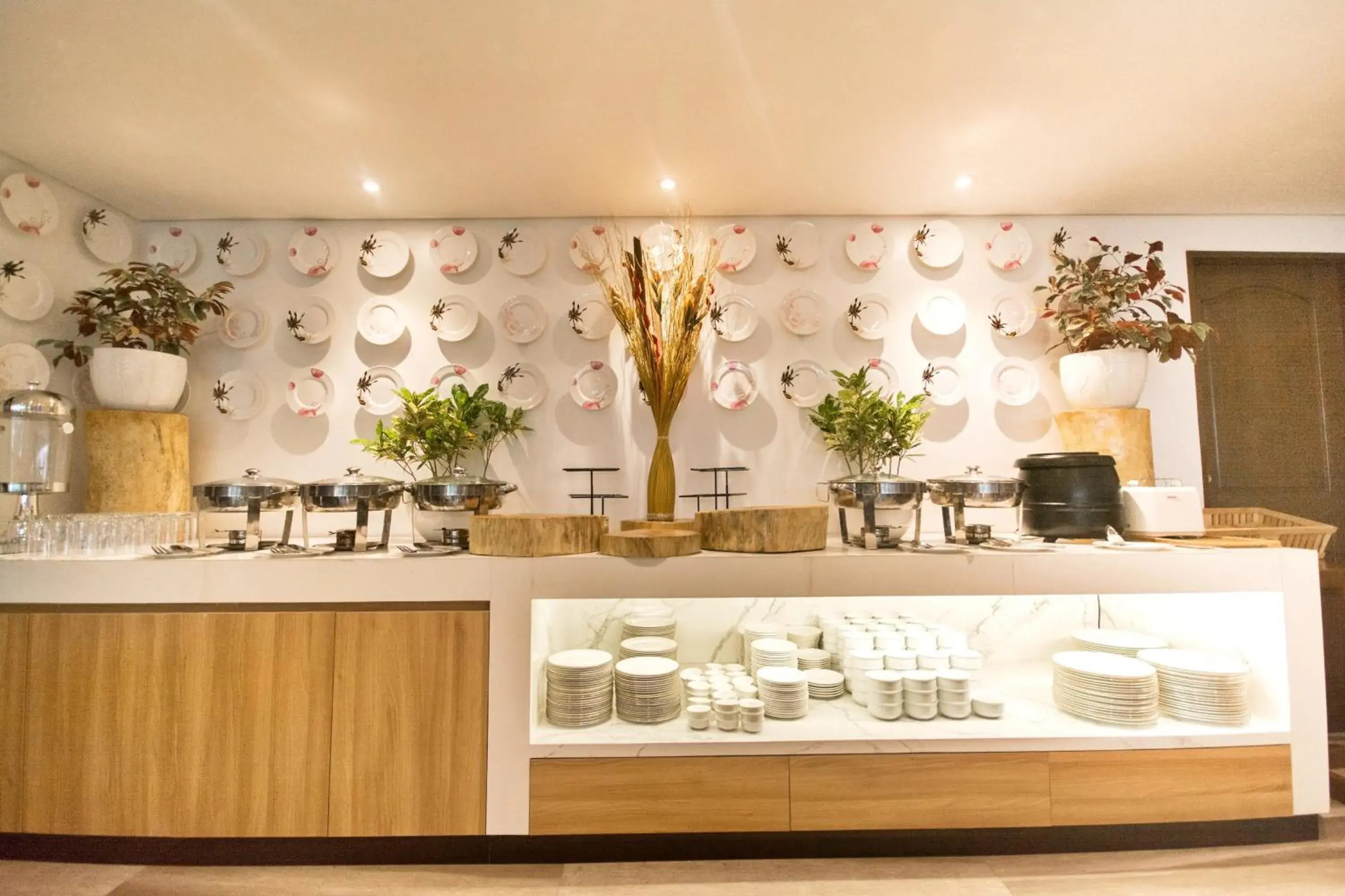 Restaurant/places to eat in Commander Suites de Boracay Restaurant/places to eat in Commander Suites de Boracay