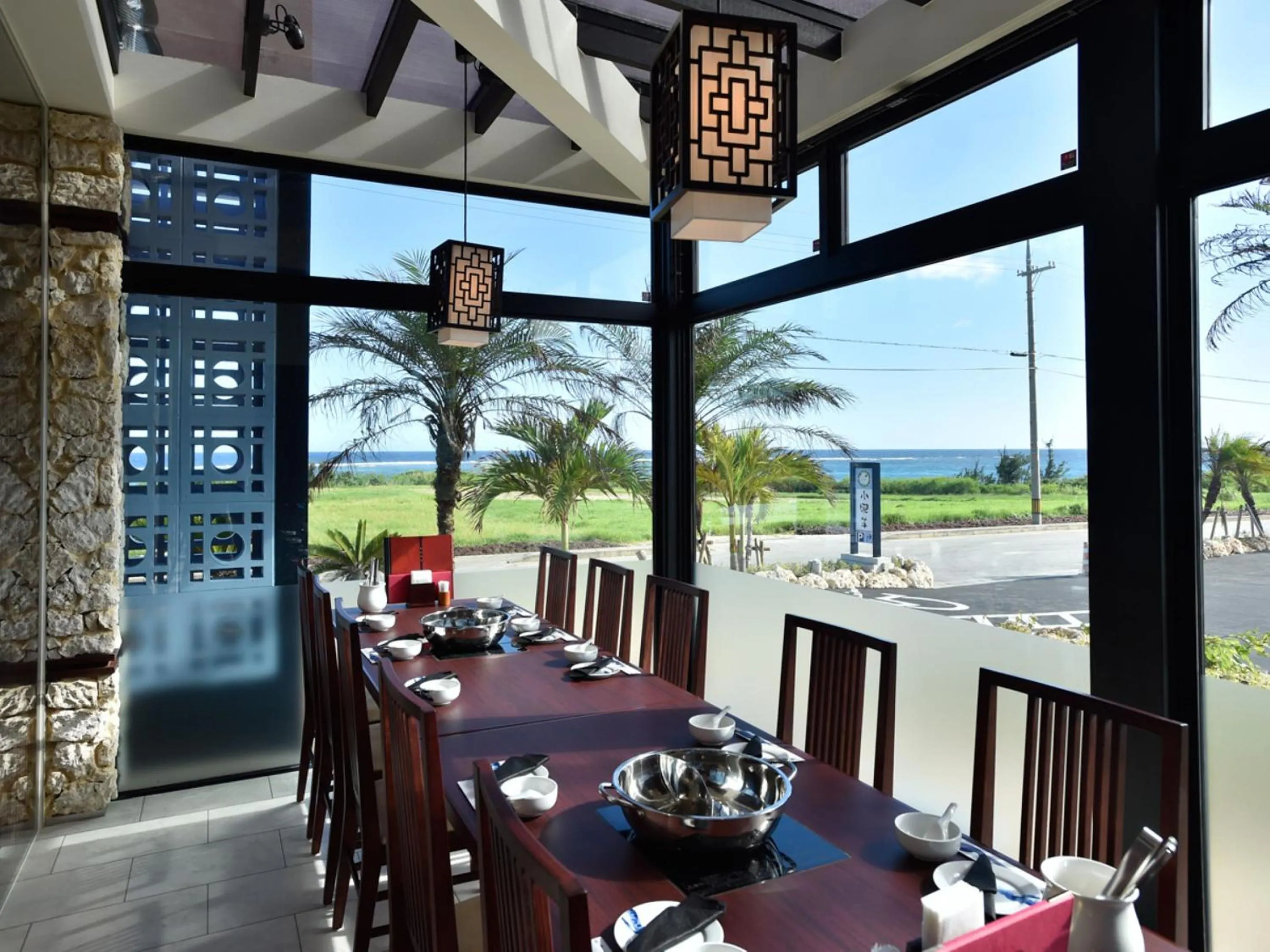 Restaurant/places to eat in Hotel Shigira Mirage