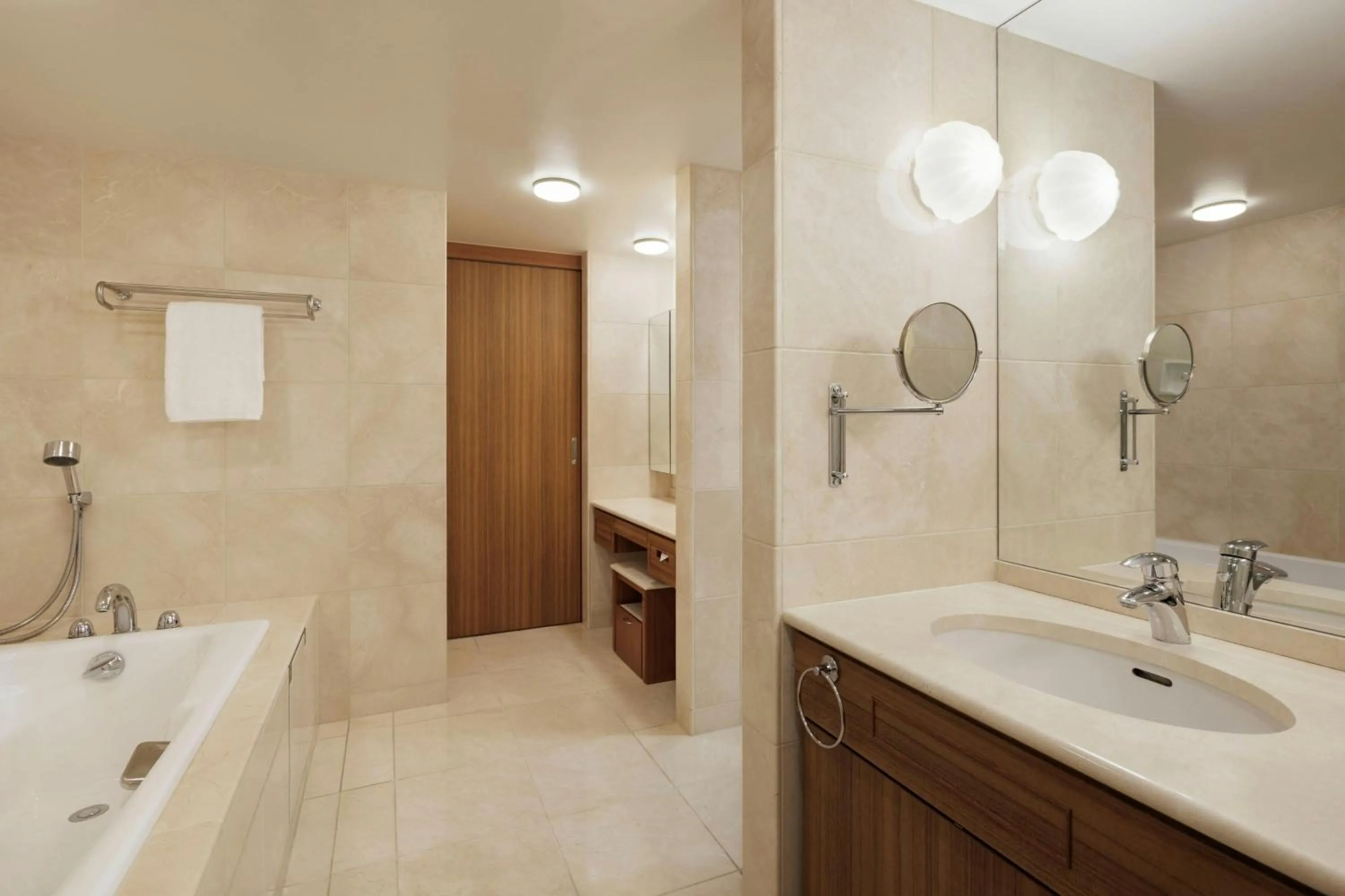 Photo of the whole room in Sheraton Grande Tokyo Bay Hotel