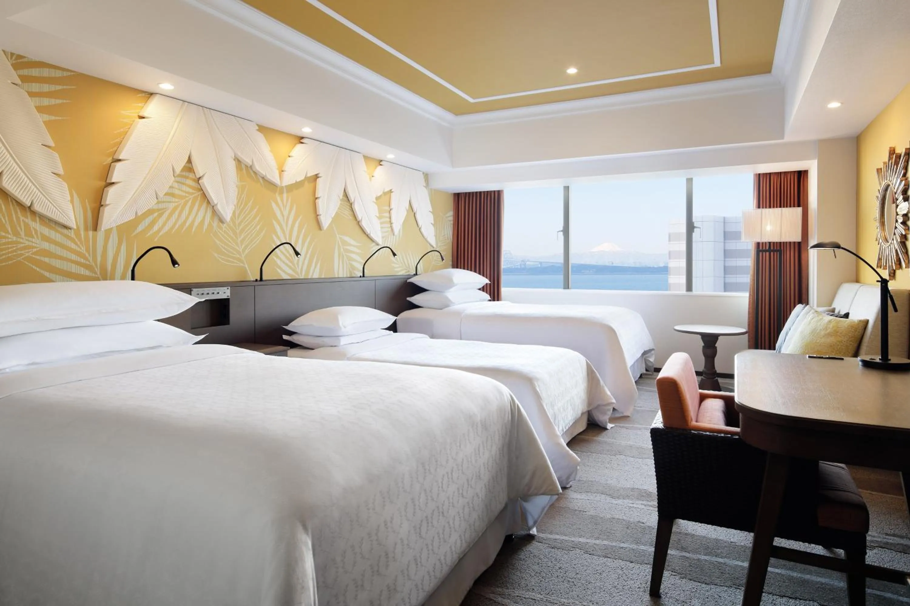 Photo of the whole room, Bed in Sheraton Grande Tokyo Bay Hotel