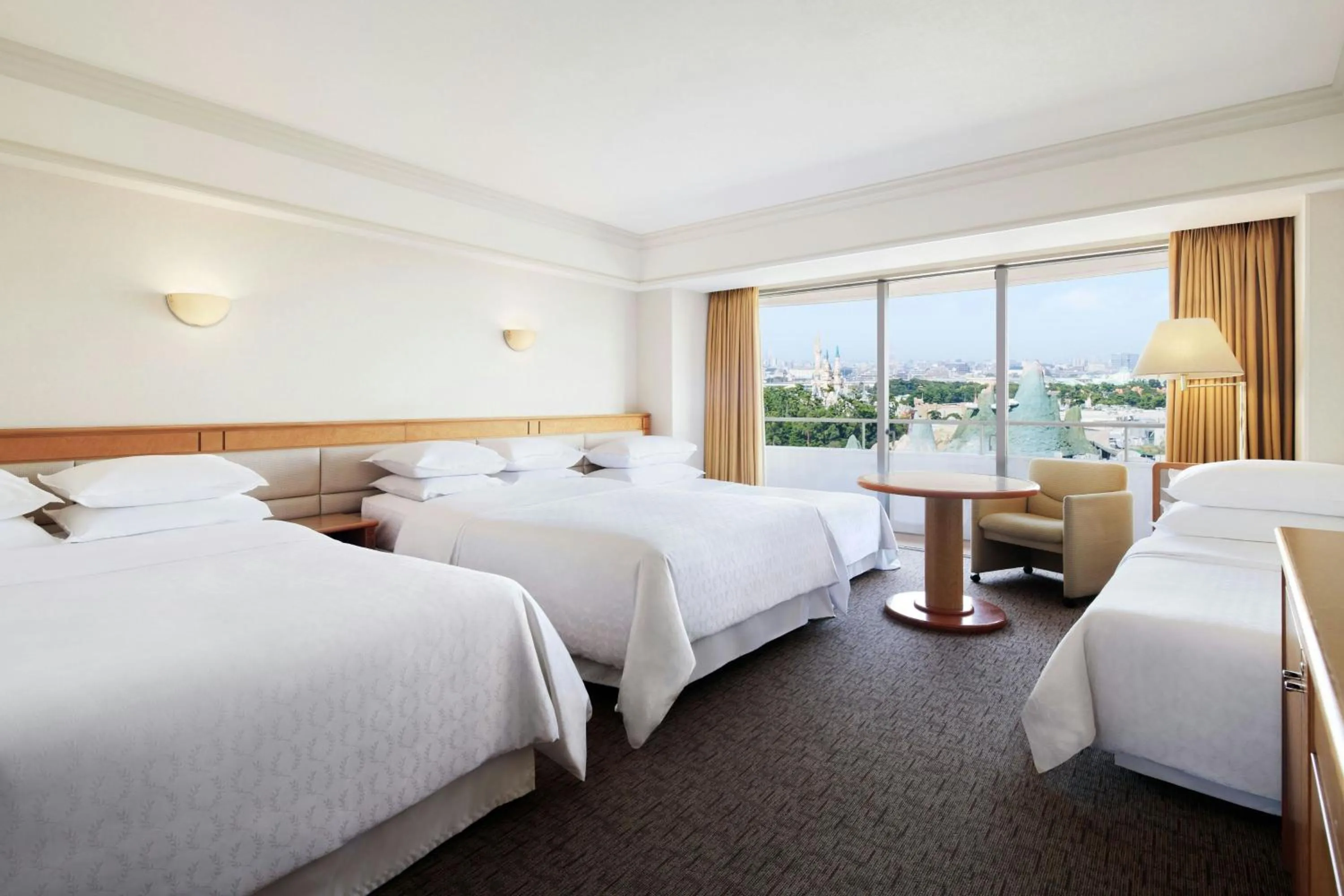 Photo of the whole room, Bed in Sheraton Grande Tokyo Bay Hotel